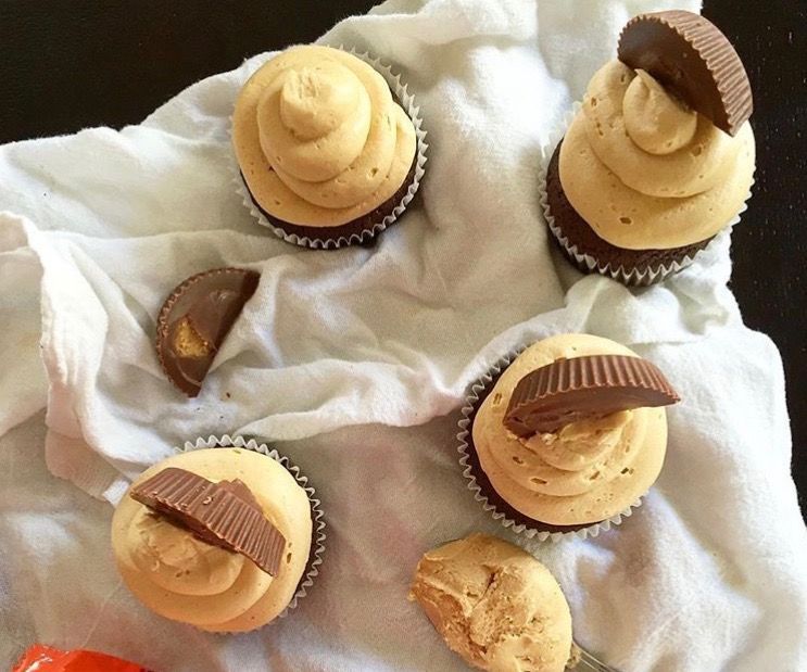 Chocolate Brownie Cupcakes With Peanut Butter Frosting (gf)