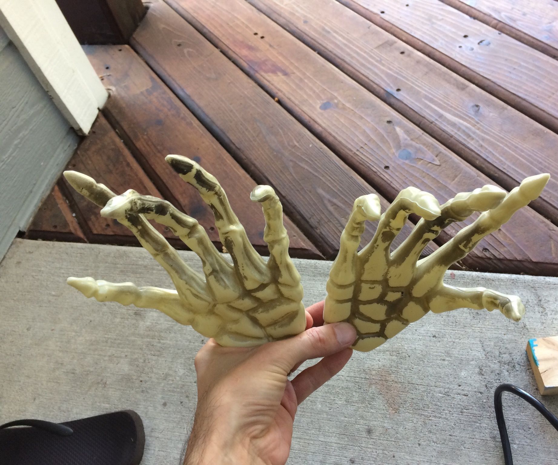 Quick and Spooky: Improving Dollar Store Skeleton Hands With a Heat Gun for Halloween