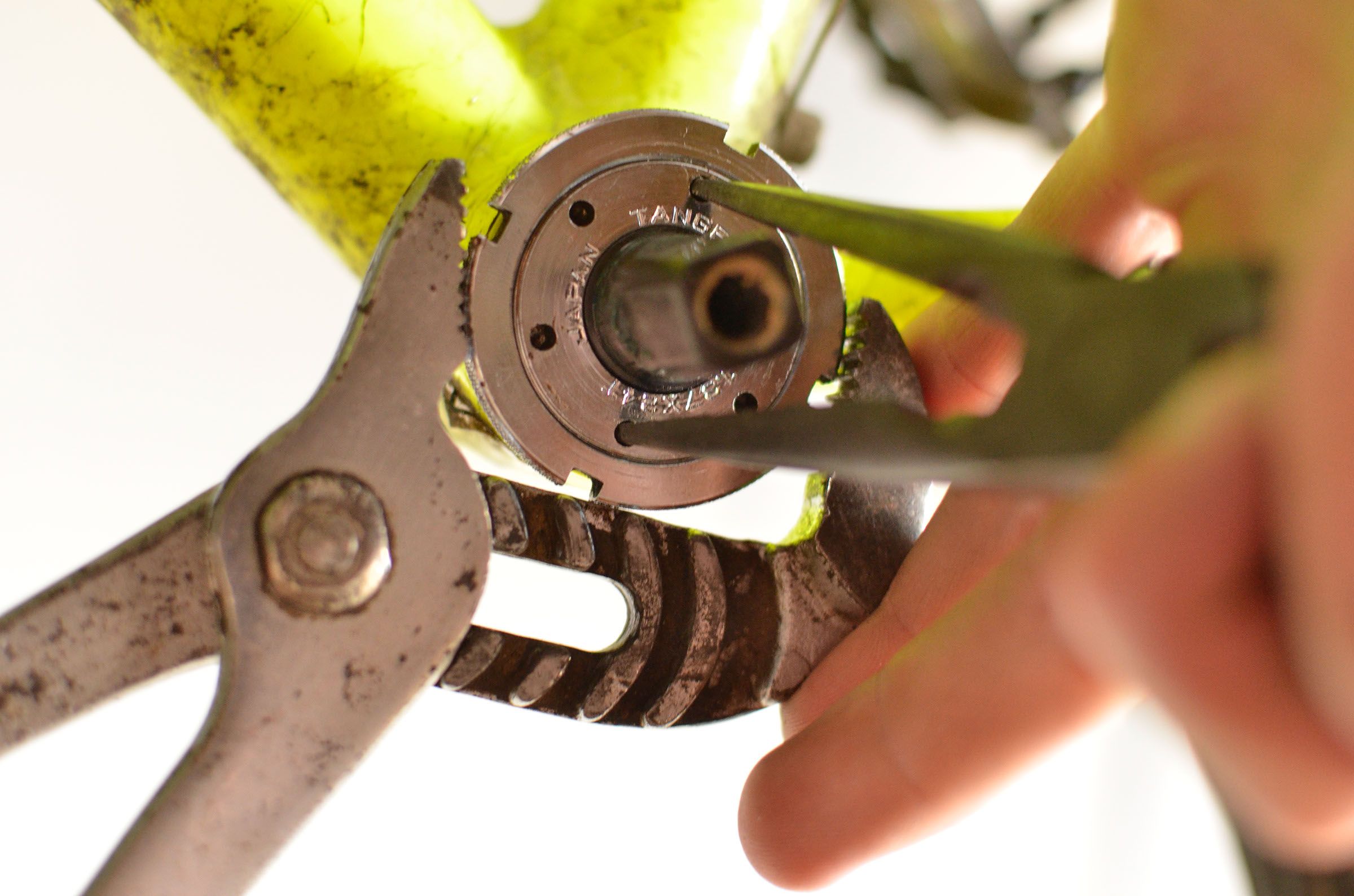 Bottom Bracket Overhaul (bicycle Maintenance) 15 Steps Instructables