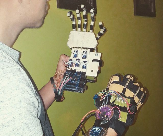 Wireless Animatronic Hand