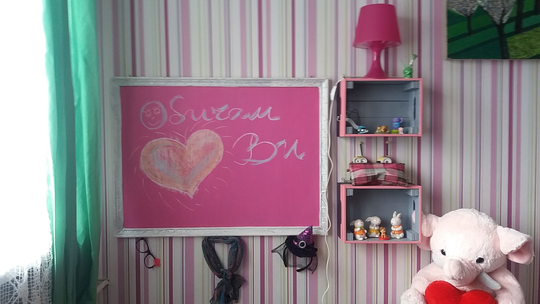 Before and After Old Picture Frame to Big Chalkboard 