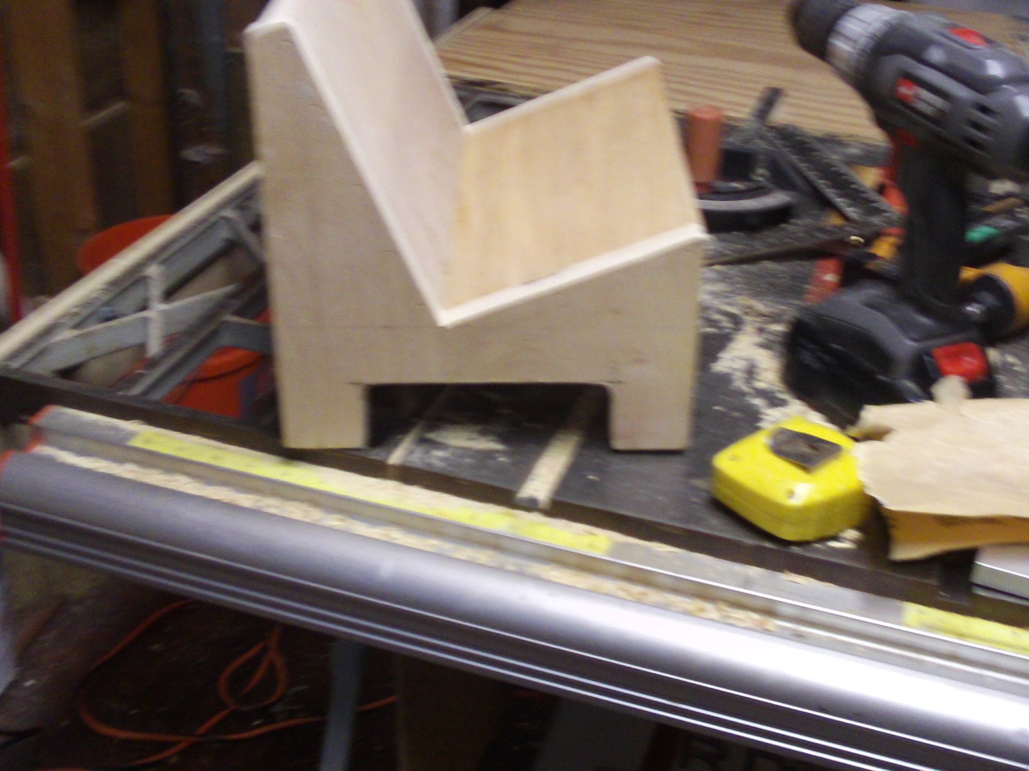 Small Amp Stand for Under 10 4 Steps Instructables