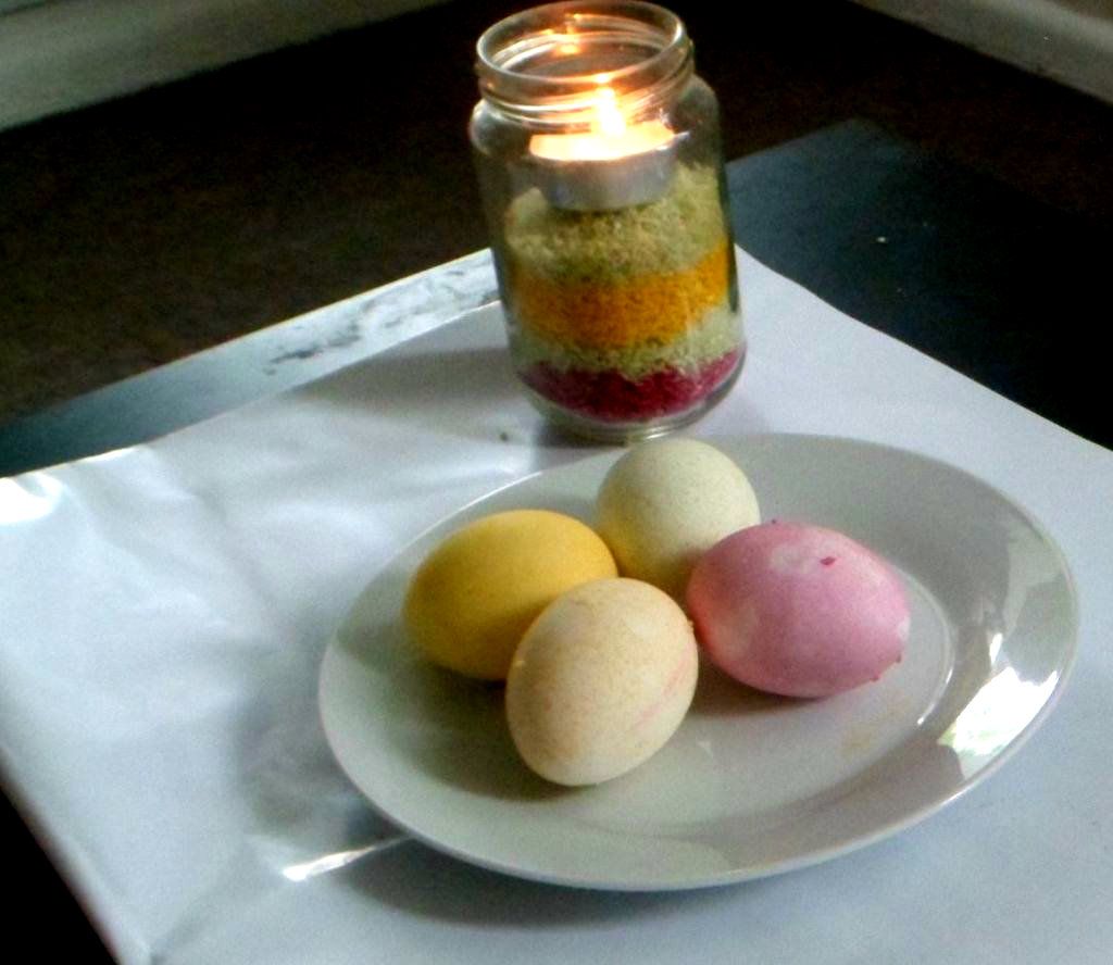 Rainbow Egg Dyeing With Colored Rice