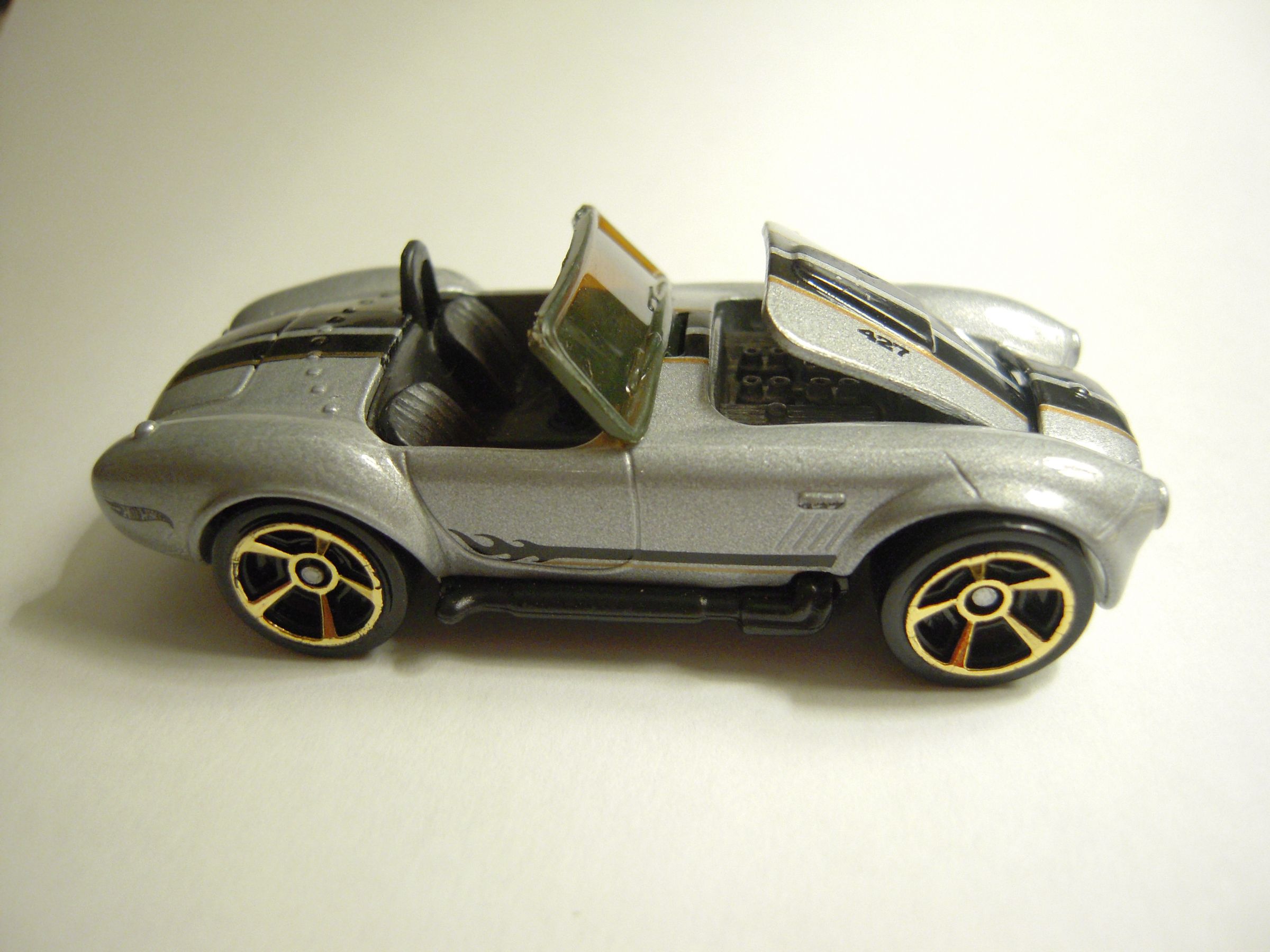 How to Make Cool White Backdrop Photos Like the Pros!!