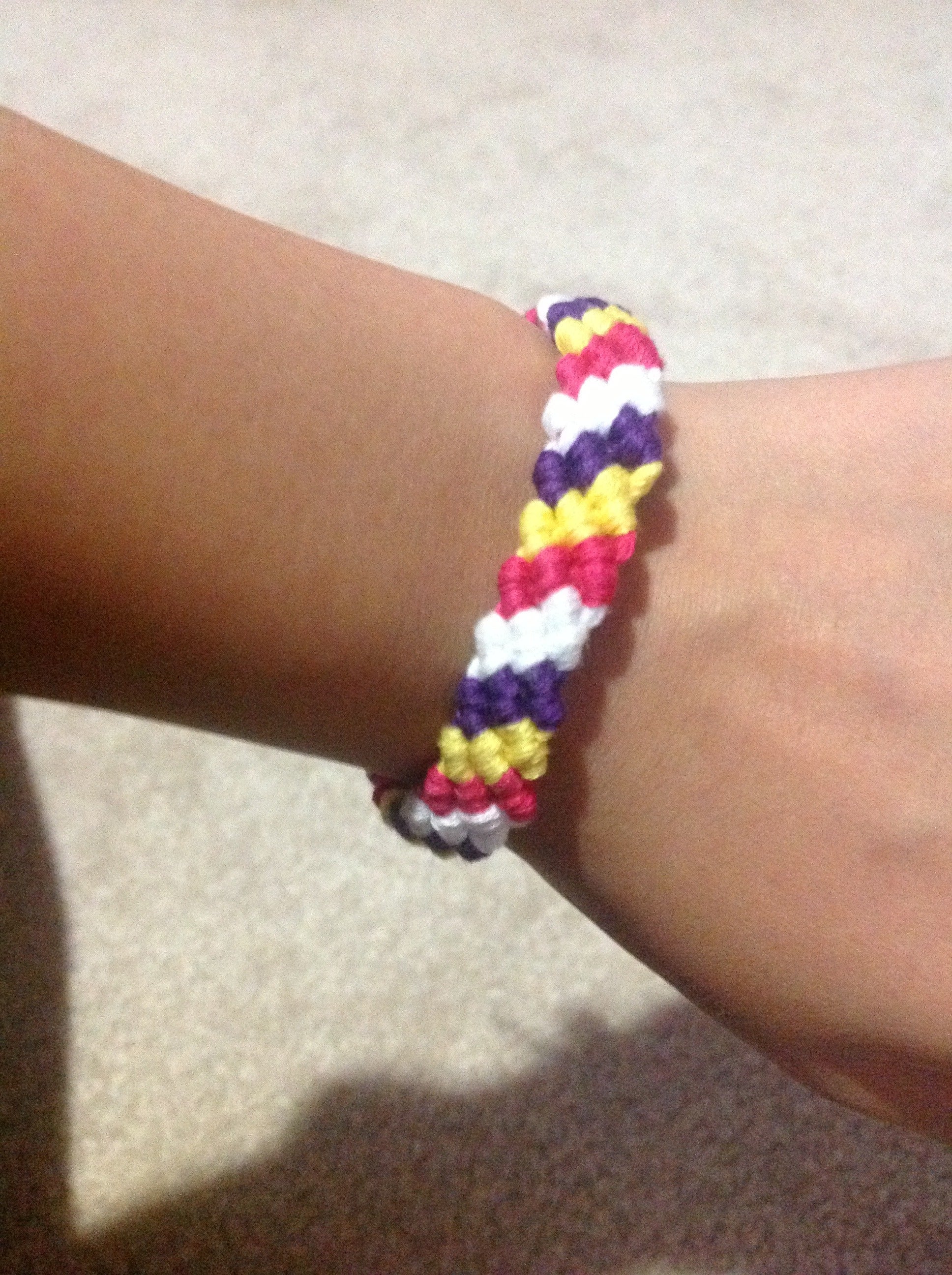 Friendship Bracelet/ Candy Stripe Design 5 Steps Instructables