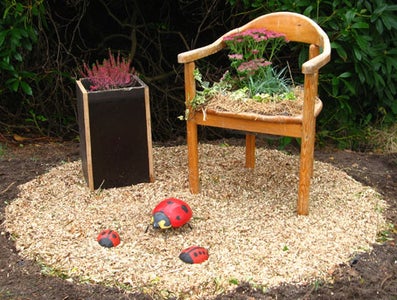 Turn an Old Chair Into a Flowerchair