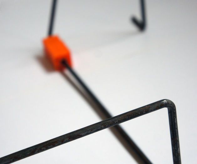 Sketching With Iron Elements and 3D Printed Connectors