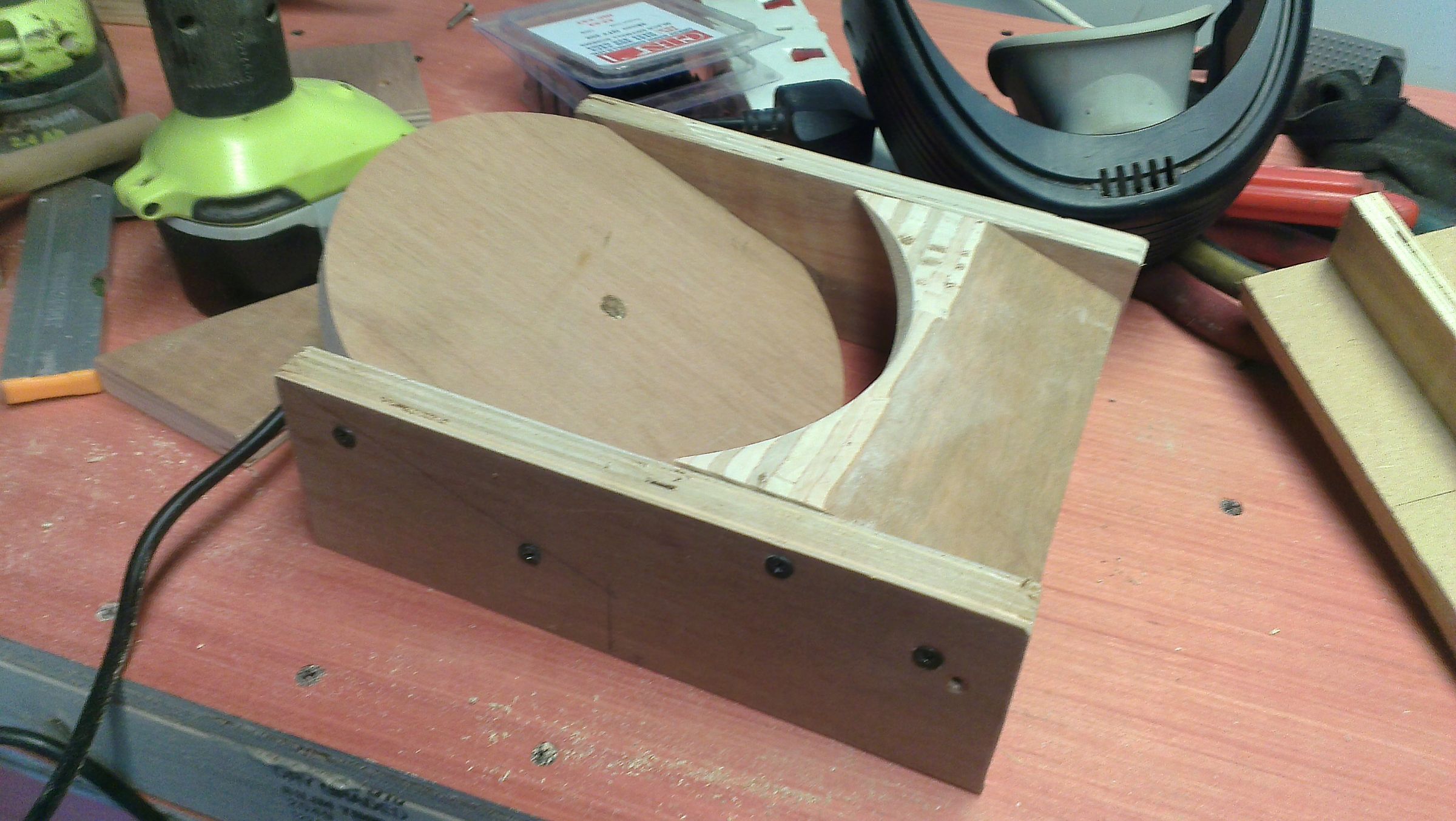 Demijohn Carboy Tilt Device ( a Simple Way to Not Waste Any Booze) 3