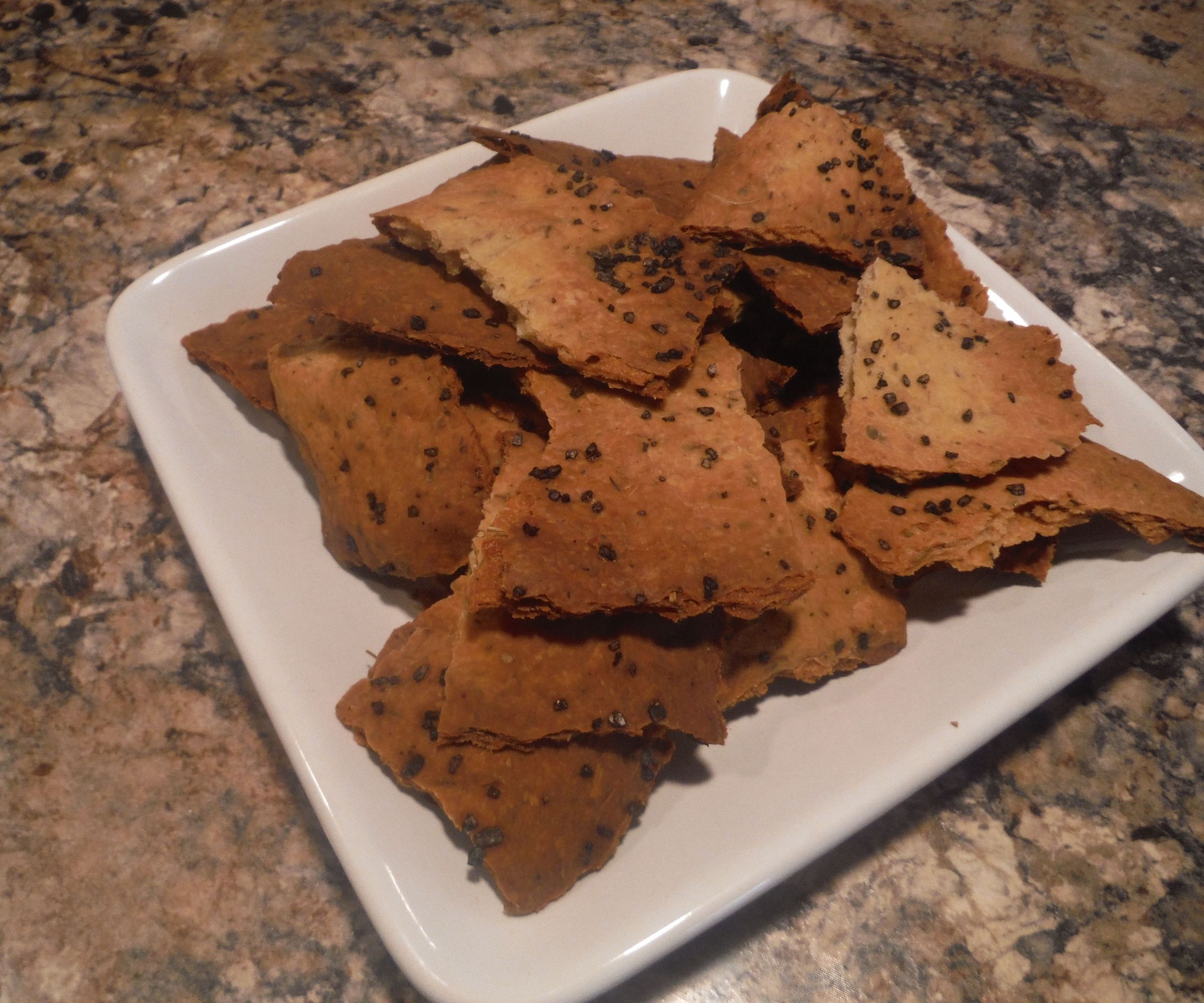 Roasted Garlic and Herb Crackers 