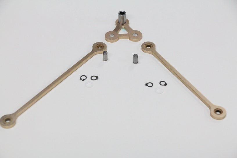 Connect the Three Axes With the Triangle Linking Part