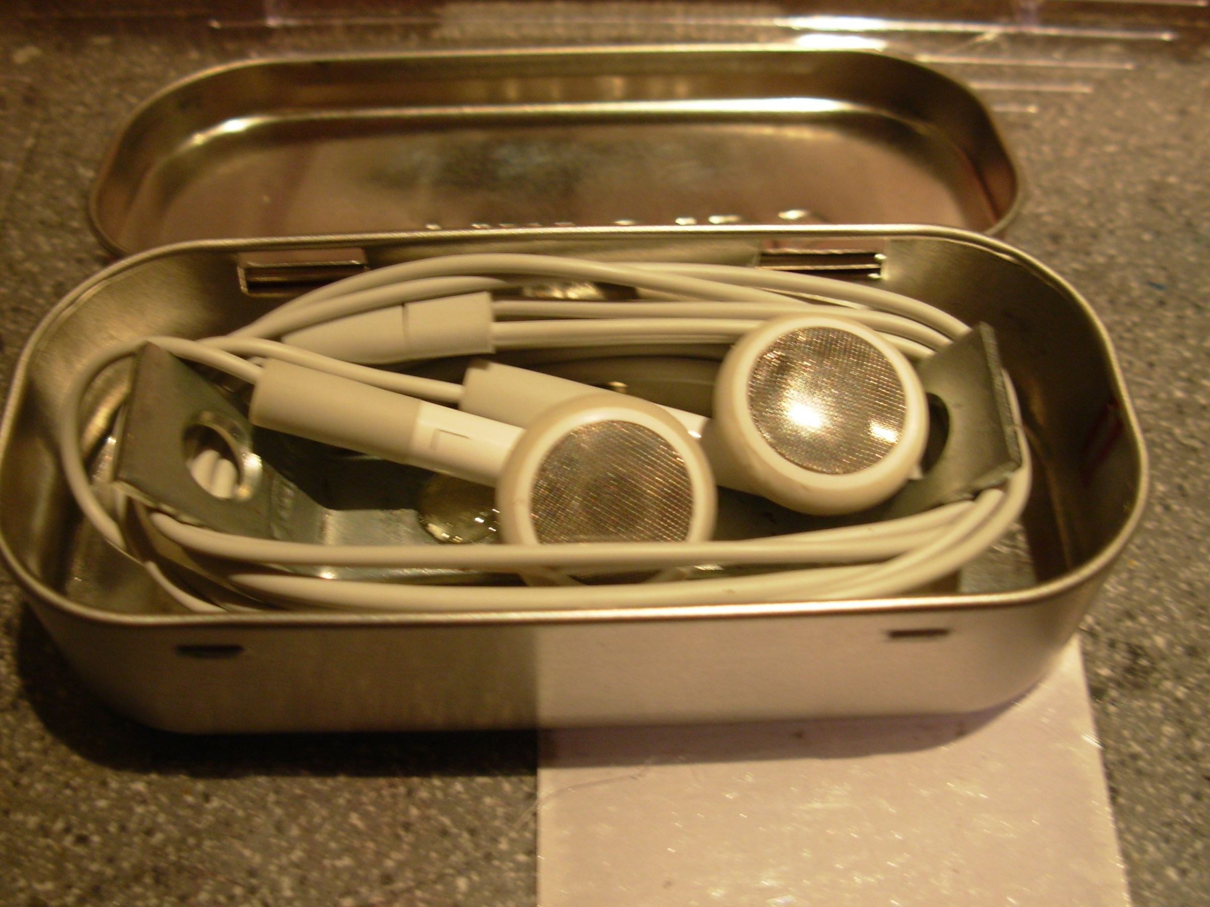 Altoids Tin Earbud Case!