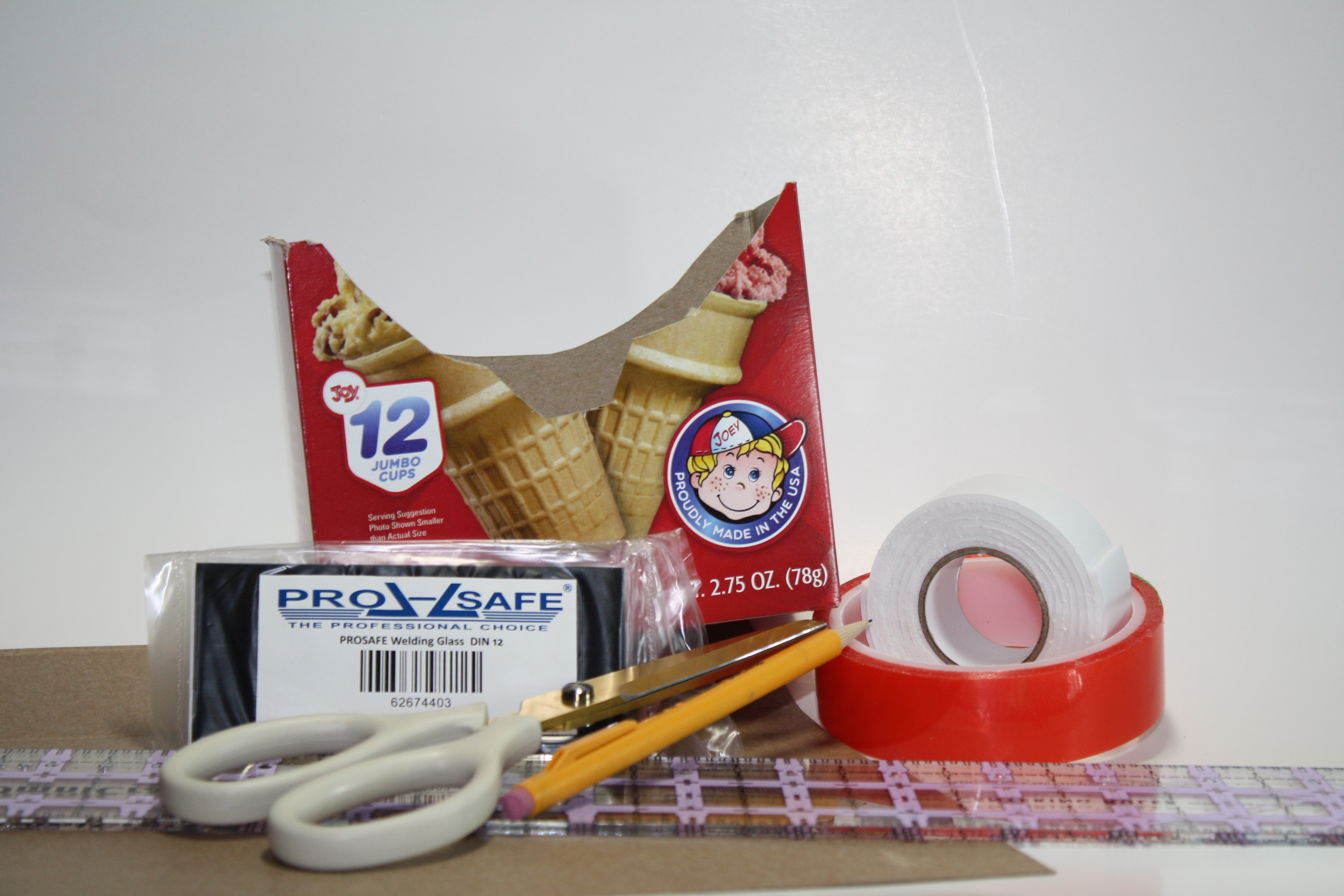 Simple, Affordable, High Quality Solar Eclipse Viewer From a Cereal Box