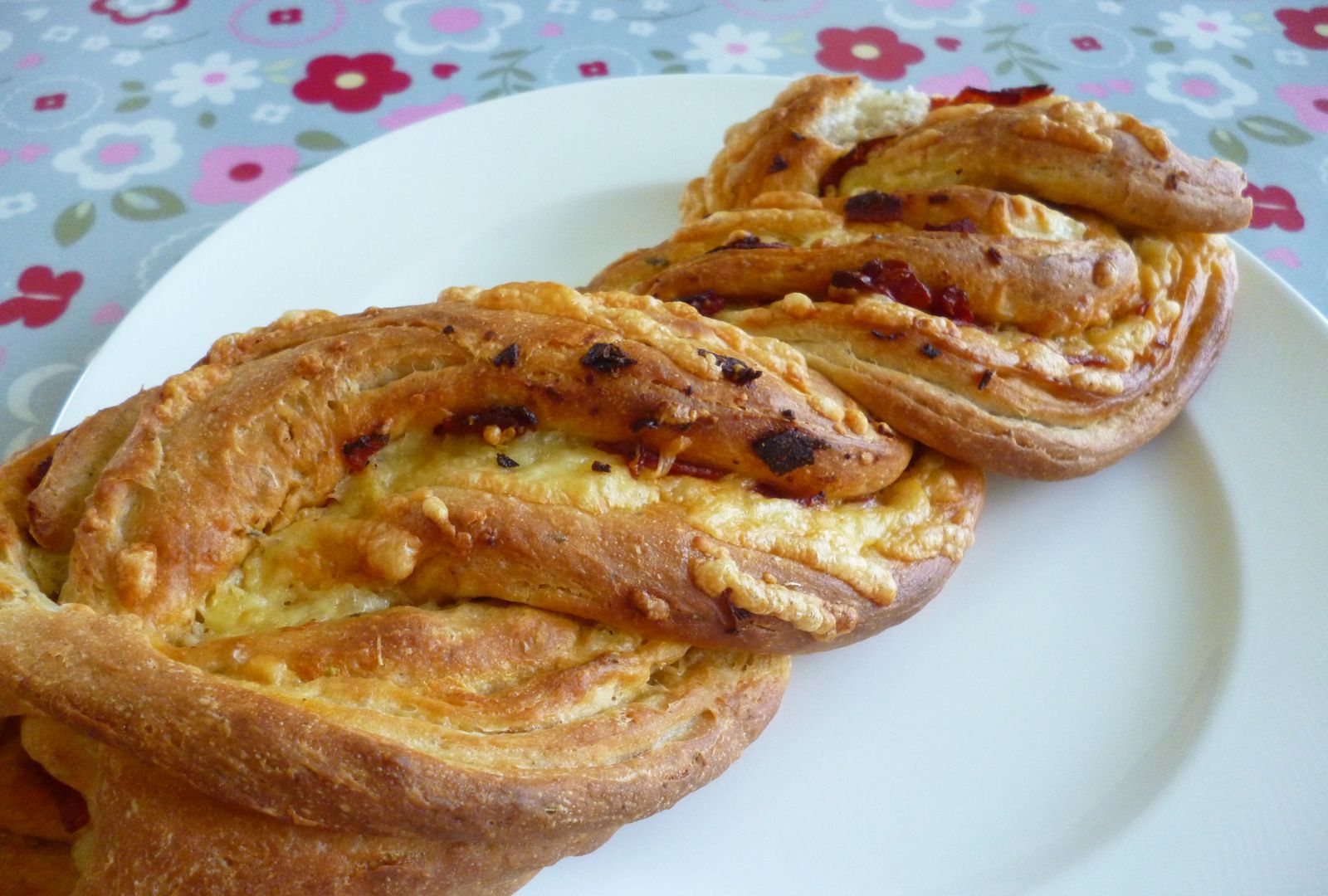 Pepperoni & Cheese Twist Bread Easy Recipe Instructables
