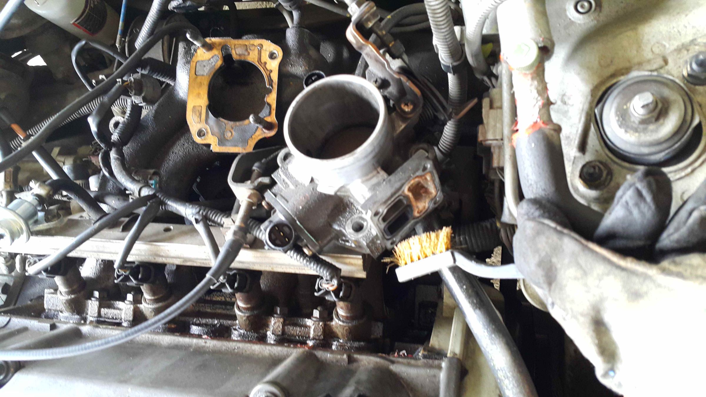 Replacing an Idle Air Control Valve (Honda Civic 1999 D16Y7). 5 Steps