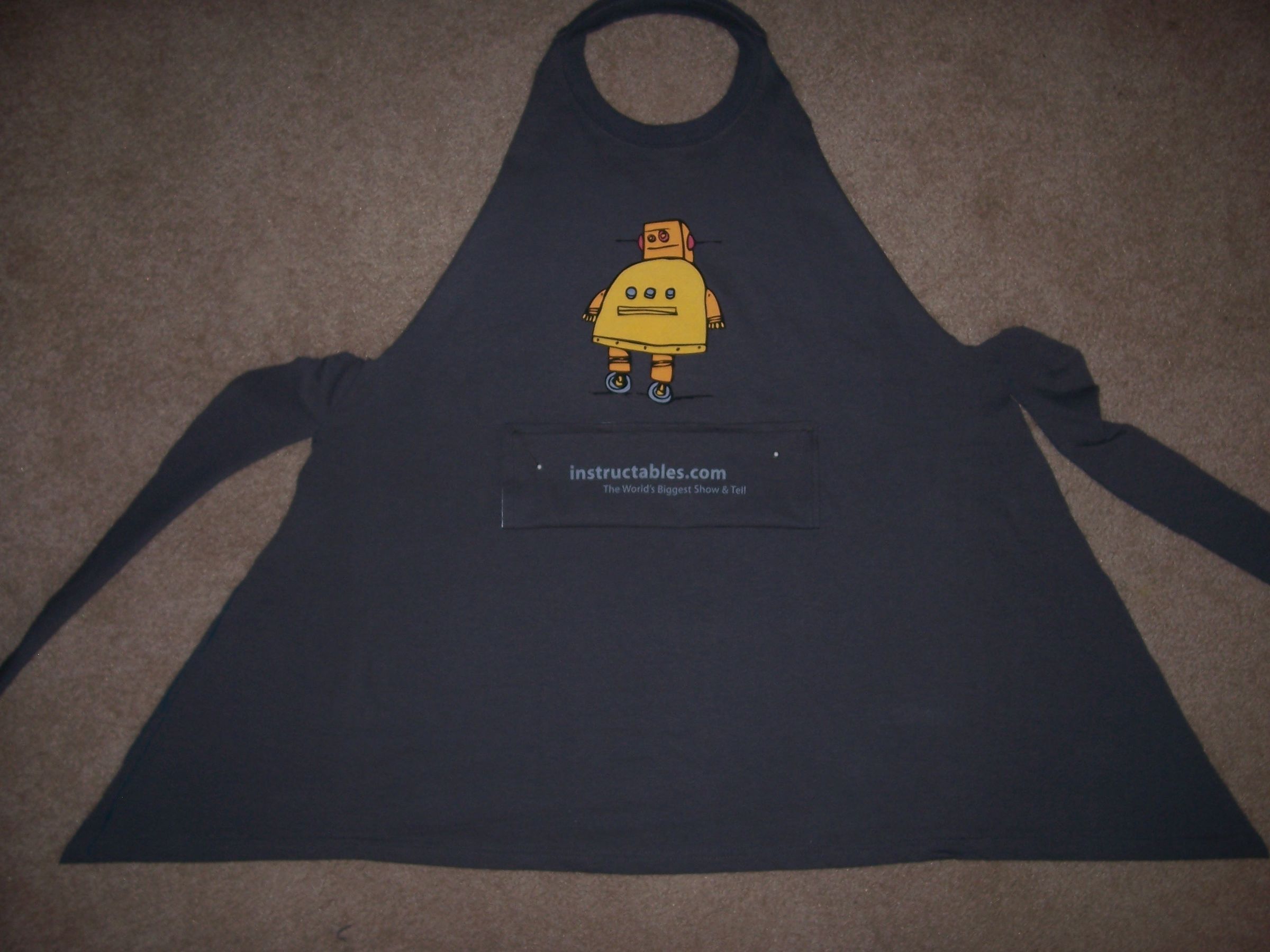 Say Goodbye T-shirt and Hello Apron (with Just a Pair of Scissors)!