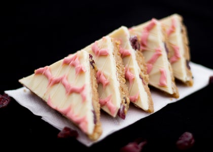 How to Make Easy No Bake White Chocolate & Cranberry Tiffin