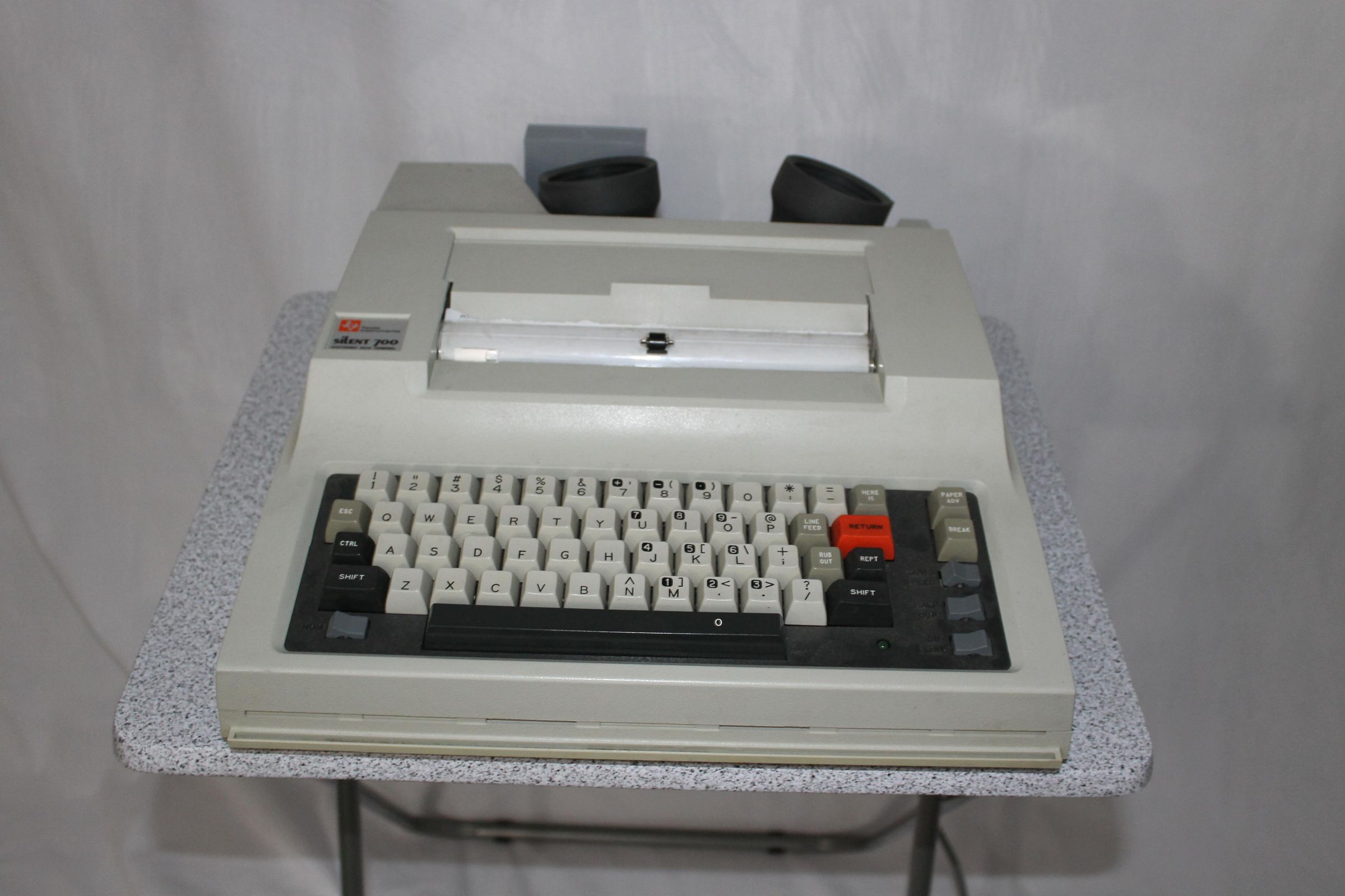Termi2 a Typewriter That Answers Your Questions 8 Steps (with