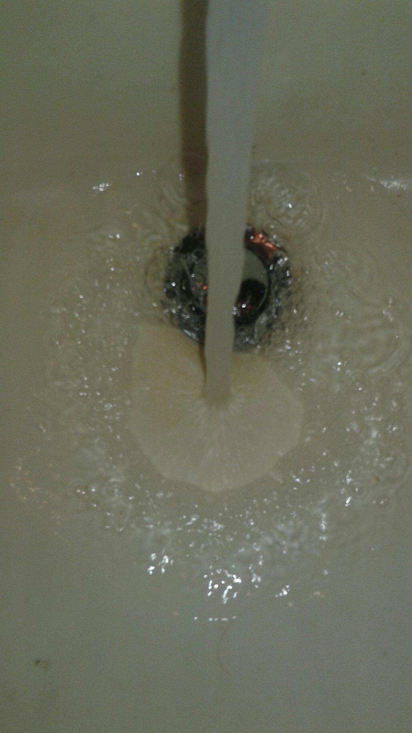 How to Get Rid of a Ring Around the Sink Drain Easily With Household