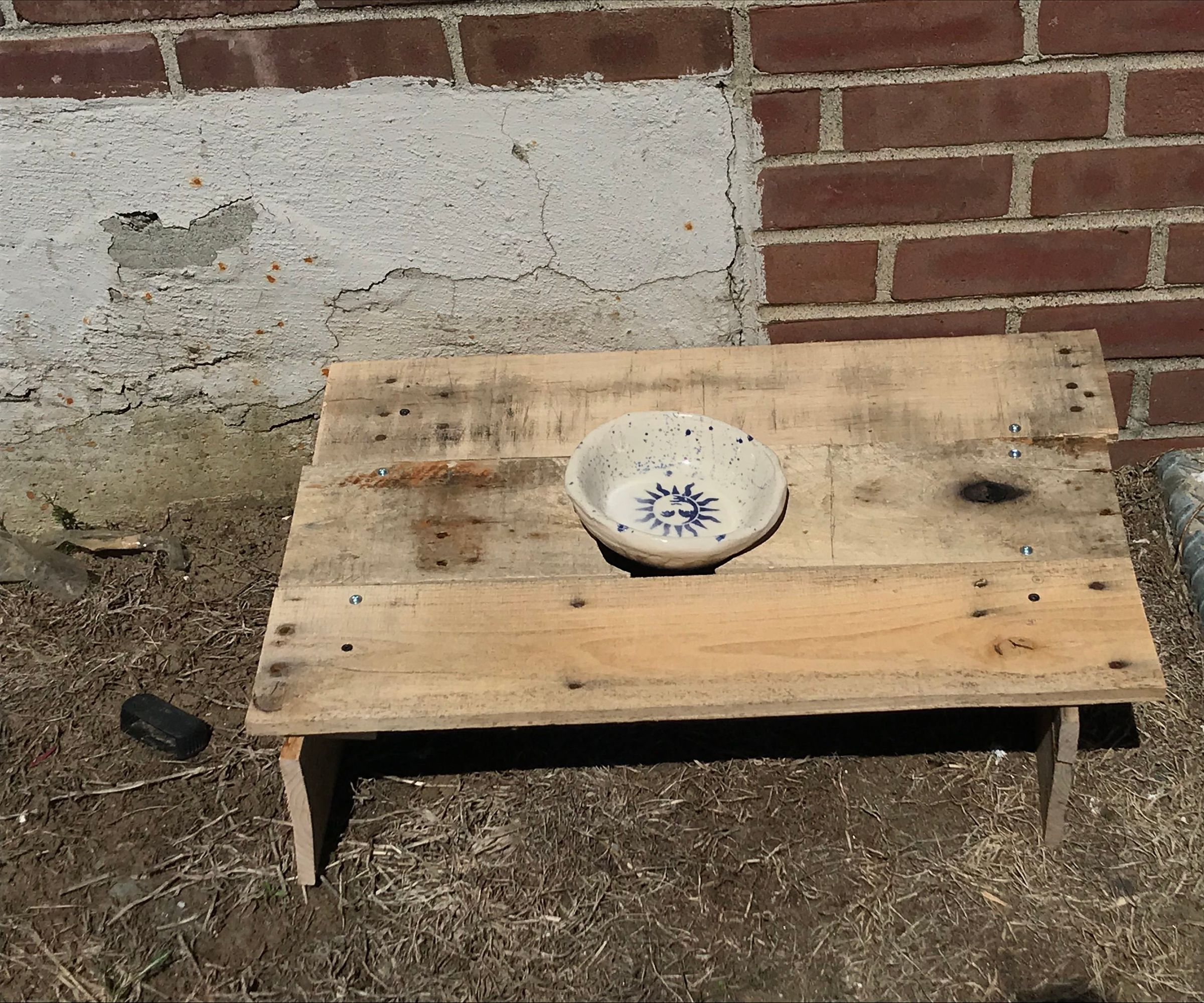 Wooden Palette Dog Bowl Holder