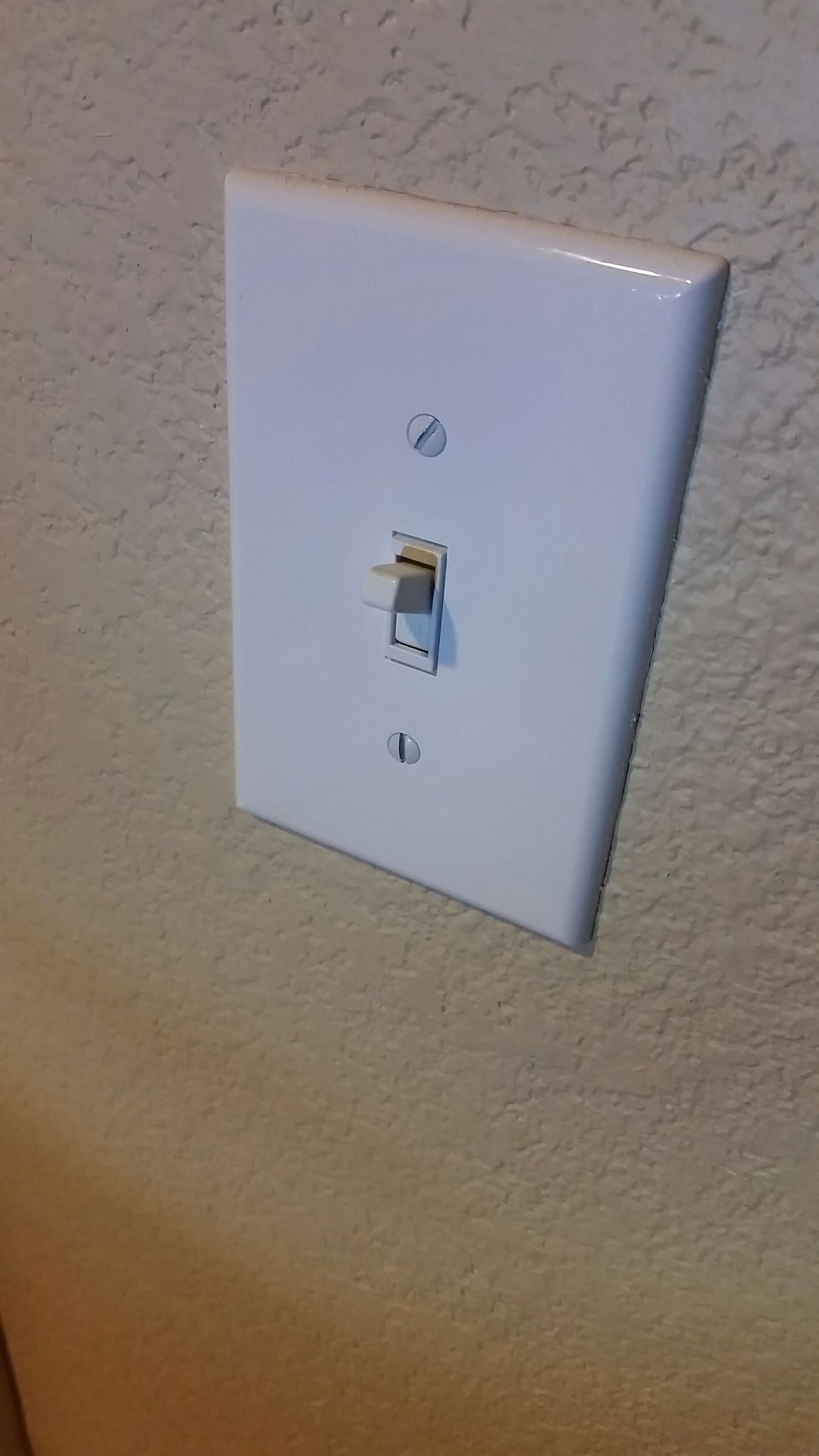 Weekend Home Makeover (Pt. 4 Electrical Sockets & Switches)