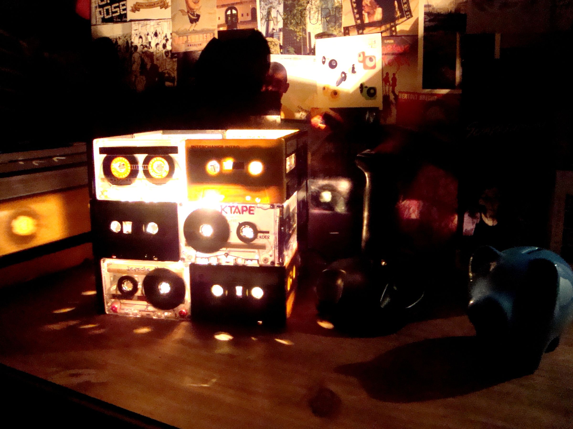 Retro Tribute - CaSsette TaPes LamP With Joystick SwitcH