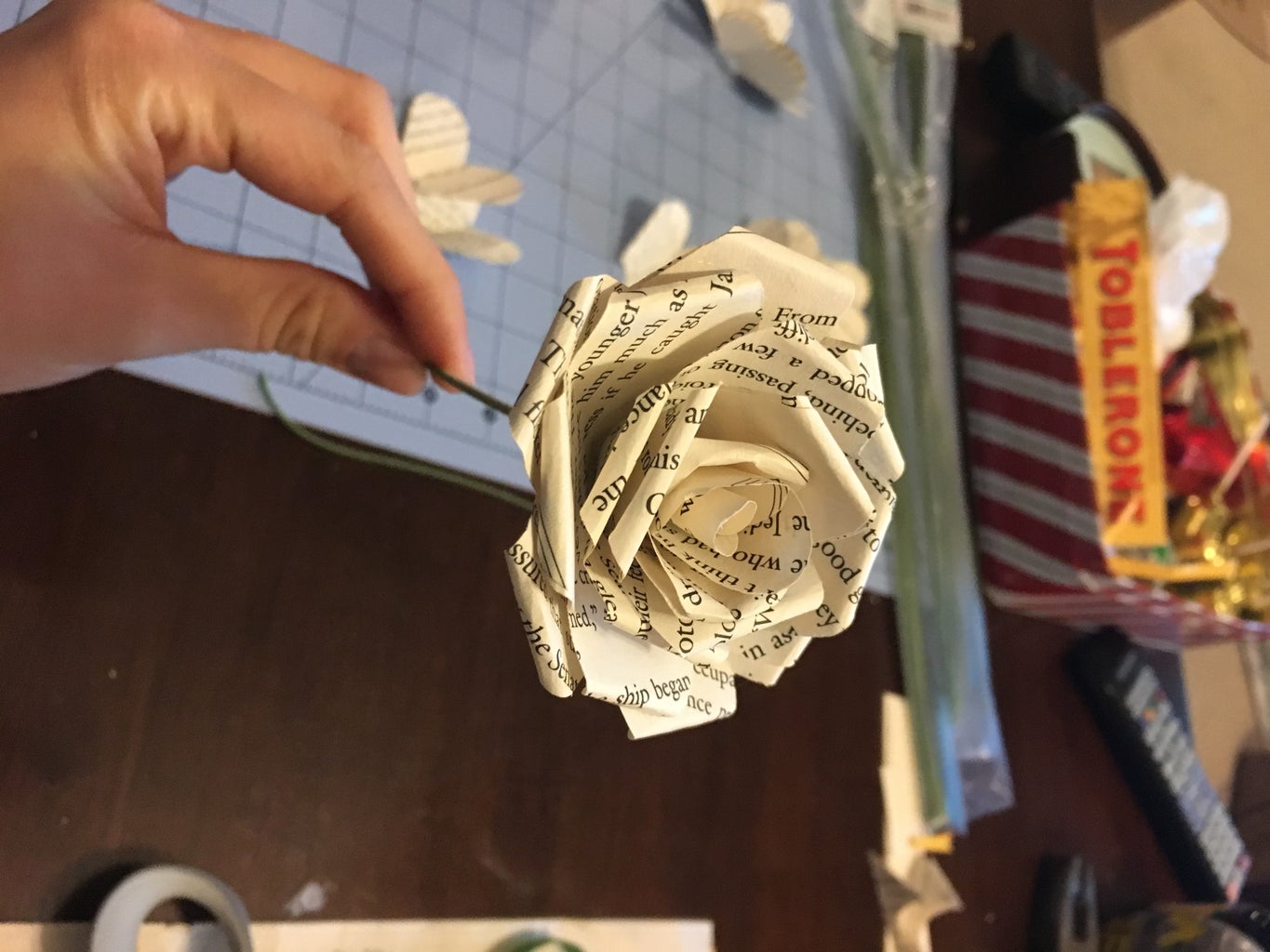 How to Make Book Page Flowers 7 Steps (with Pictures) Instructables