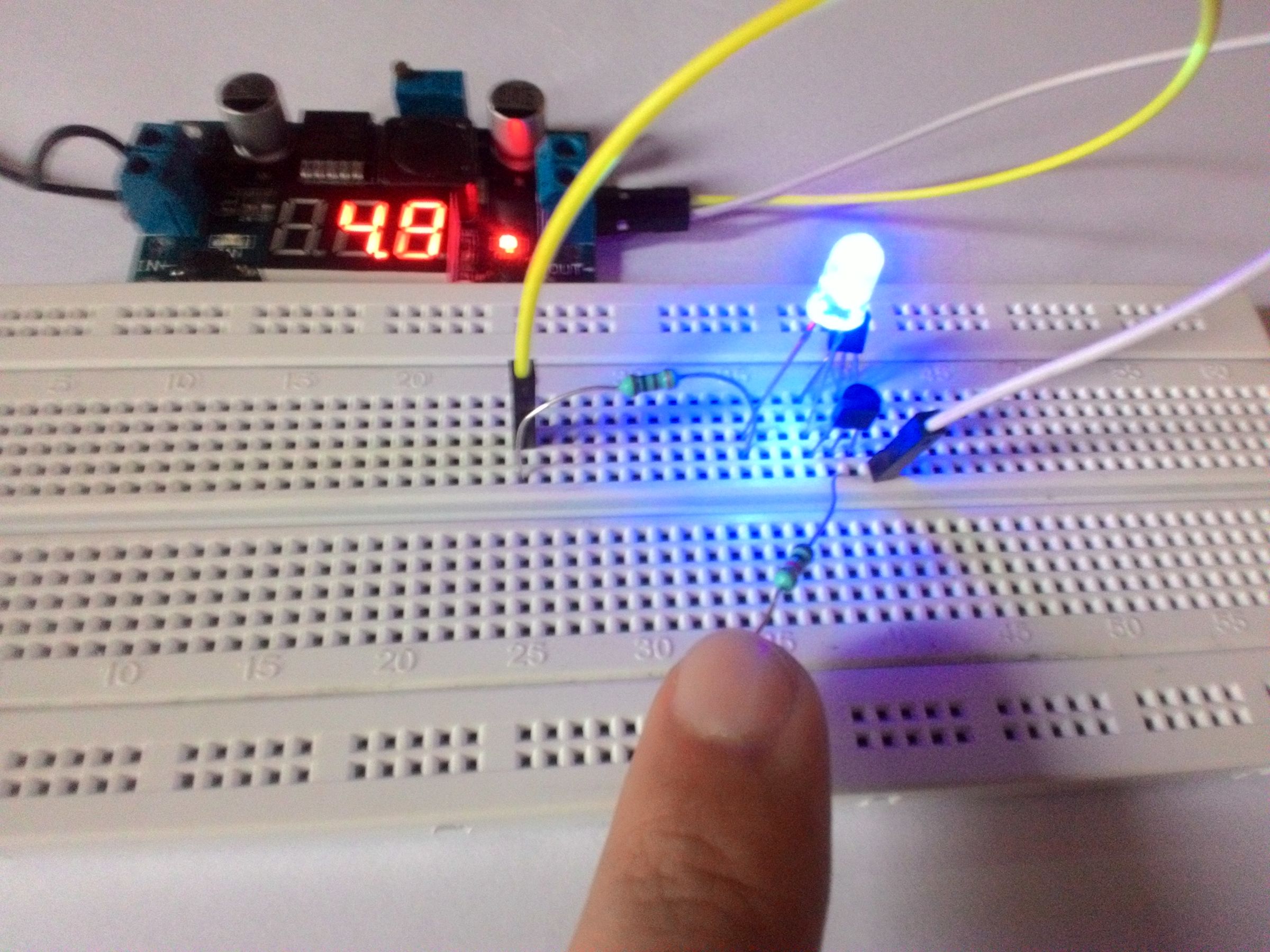 Make a Darlington Pair Using Two Npn BJTs 9 Steps Instructables