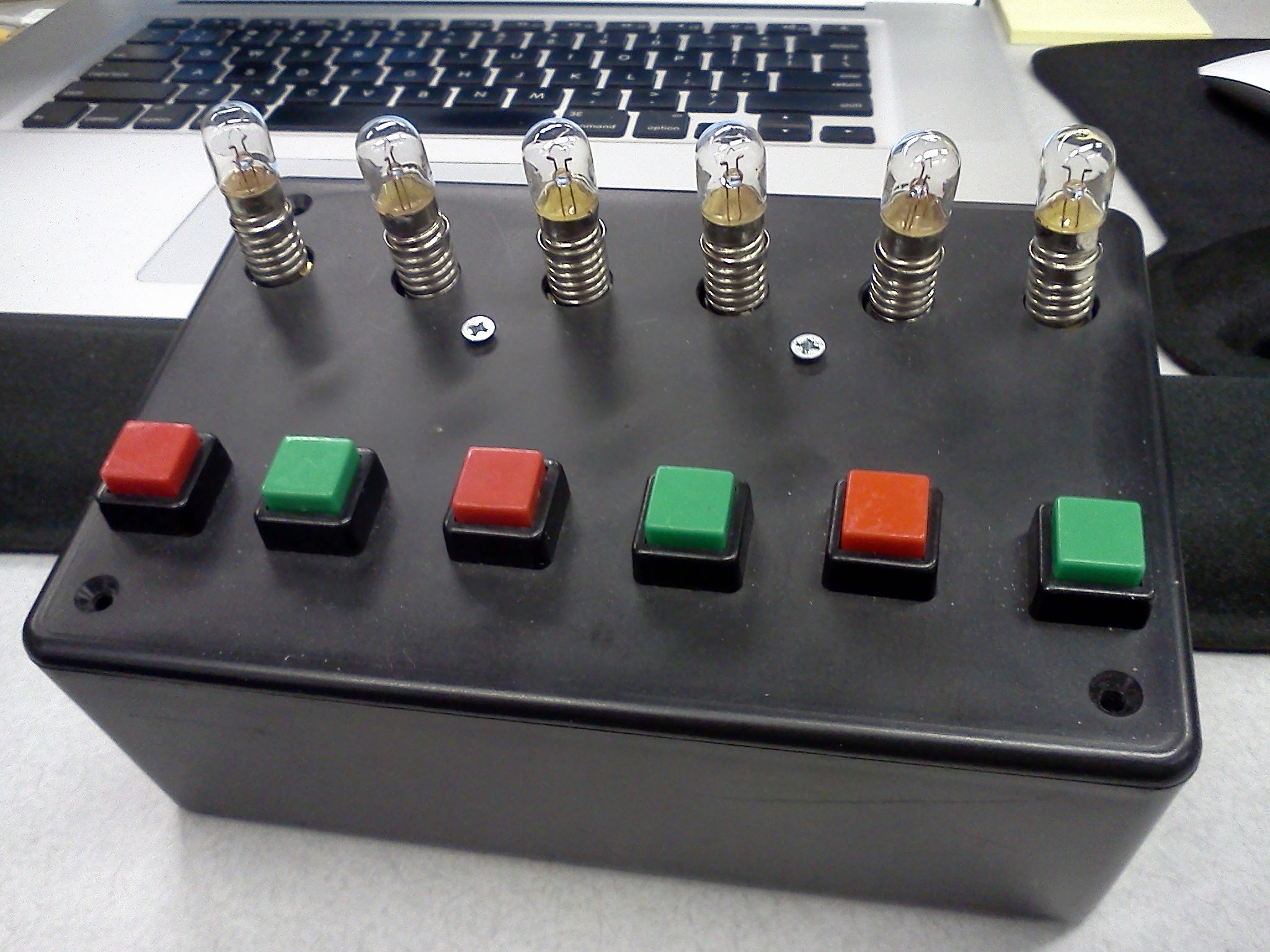 Light and Switch Toy for Child (6 bulbs, 6 switches)