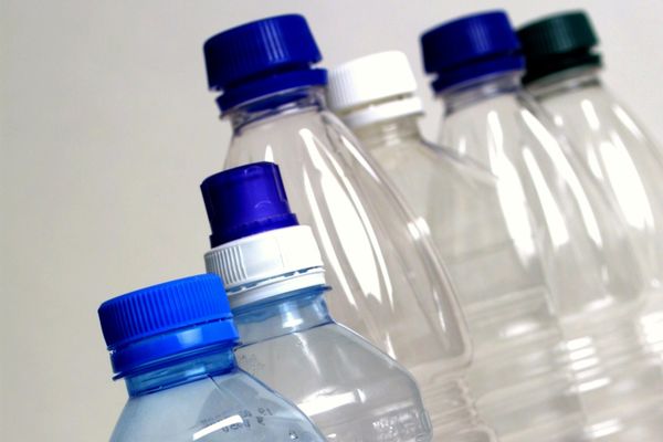 Use Plastic Bottle As a Bag Locker