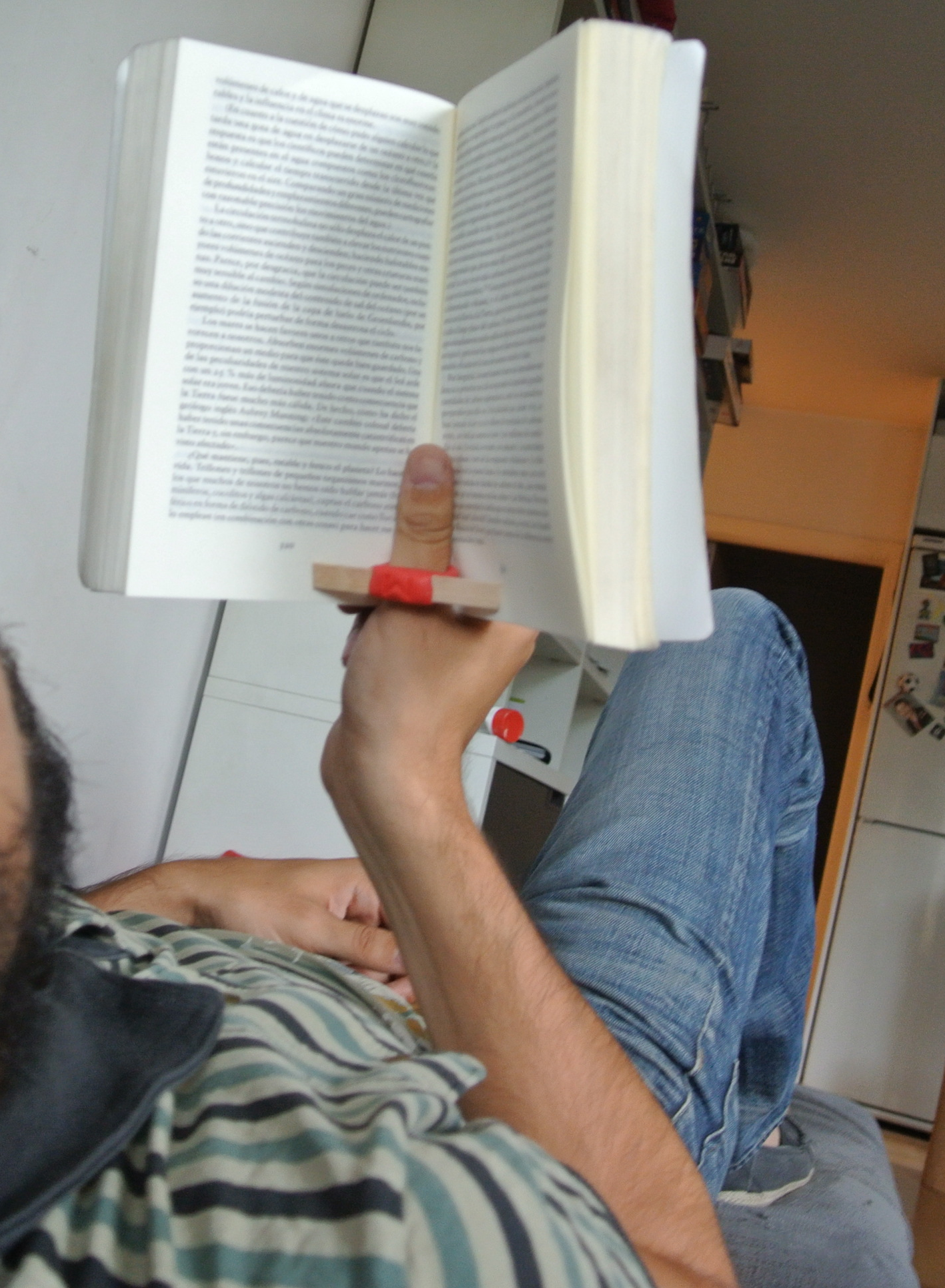 How to Make a Reading Ring With Sugru