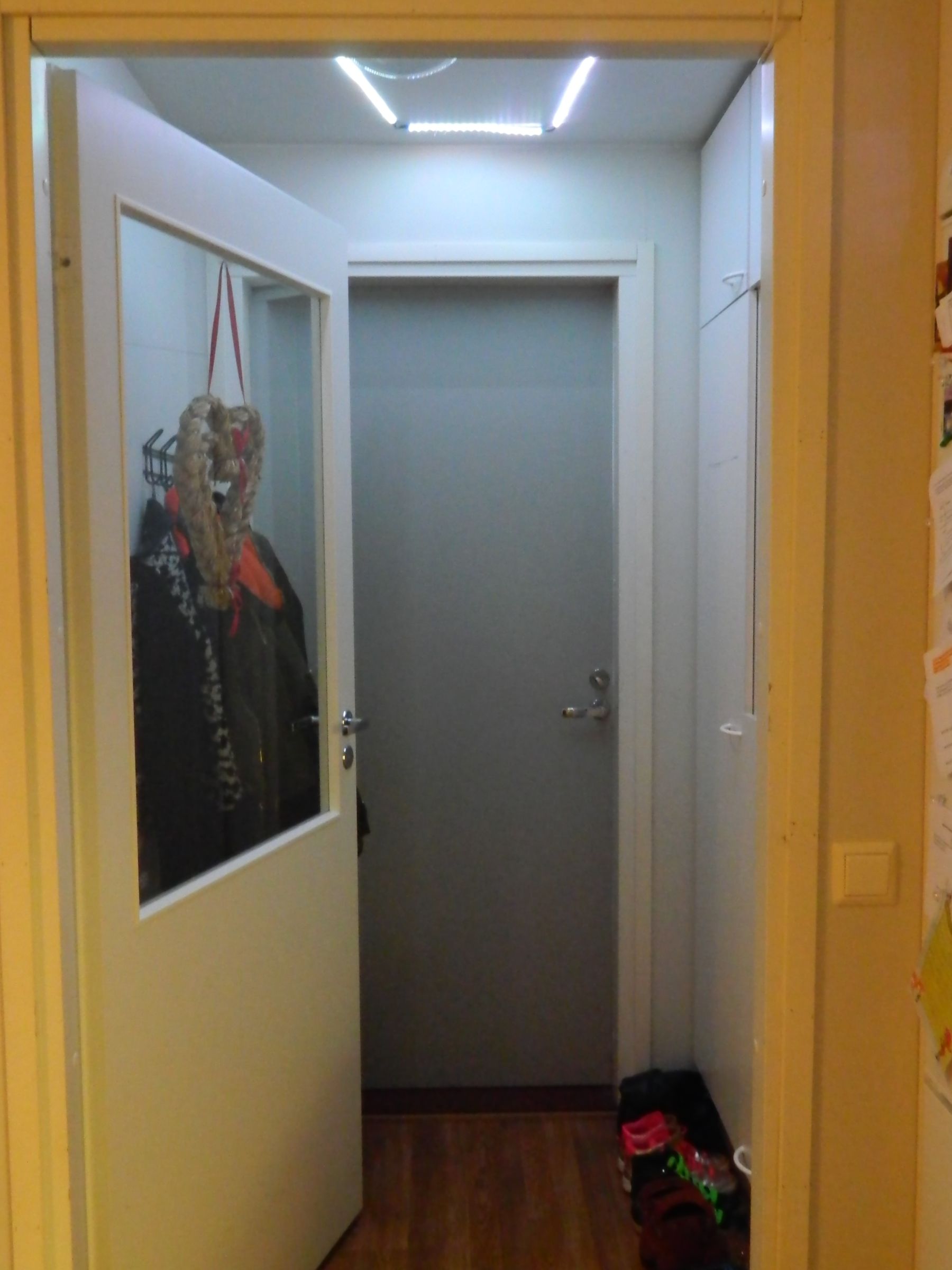 Intel Edison IoT: Automatic Lamp (Relay, HC-SR04) : 7 Steps (with ...