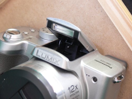 Repair Stuck Lens on Panasonic FZ5 : 12 Steps (with Pictures