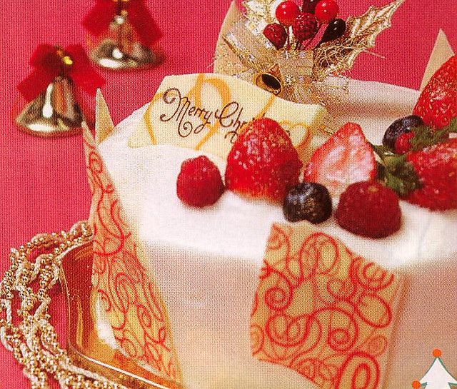 Add Sparkle to a Christmas Party With Favour Bags, Boxes and Baubles