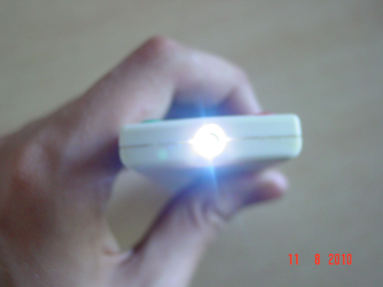TV Remote Hack, Turn It Into a Mini Strobe Light 5 Steps Instructables