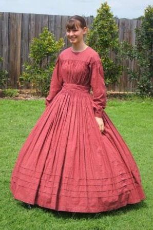 green emerald velvet dress Civil War - Historical Reenactment - Dickens