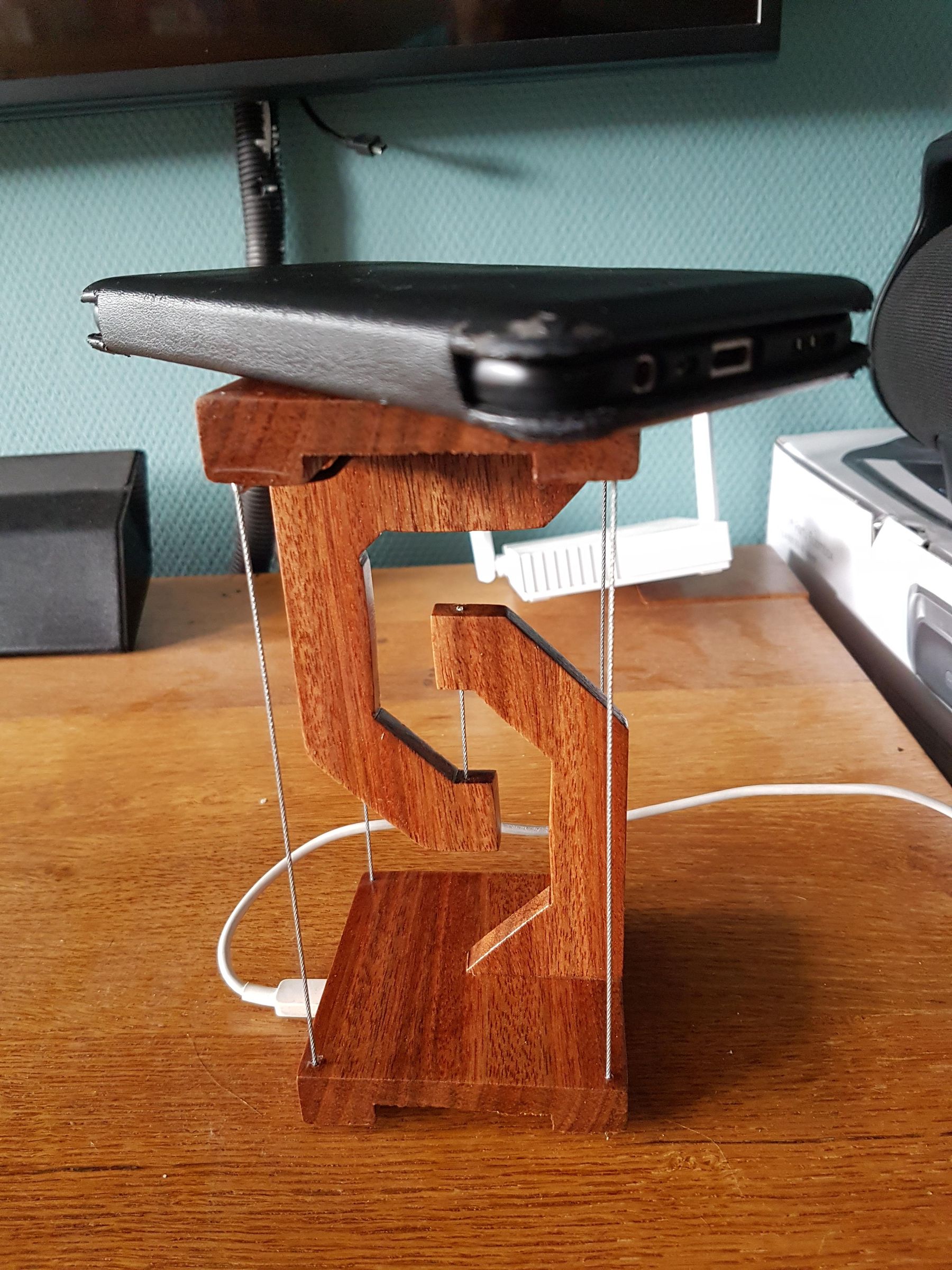 Floating Wireless Charger USB : 8 Steps (with Pictures) - Instructables