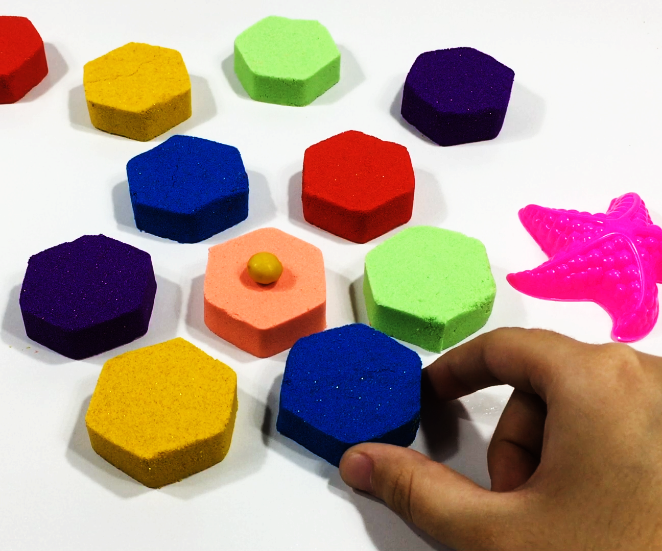 How to Make Kinetic Sand Cubes Cake | Kinetic Sand Cutting - Learn Colors for Kids
