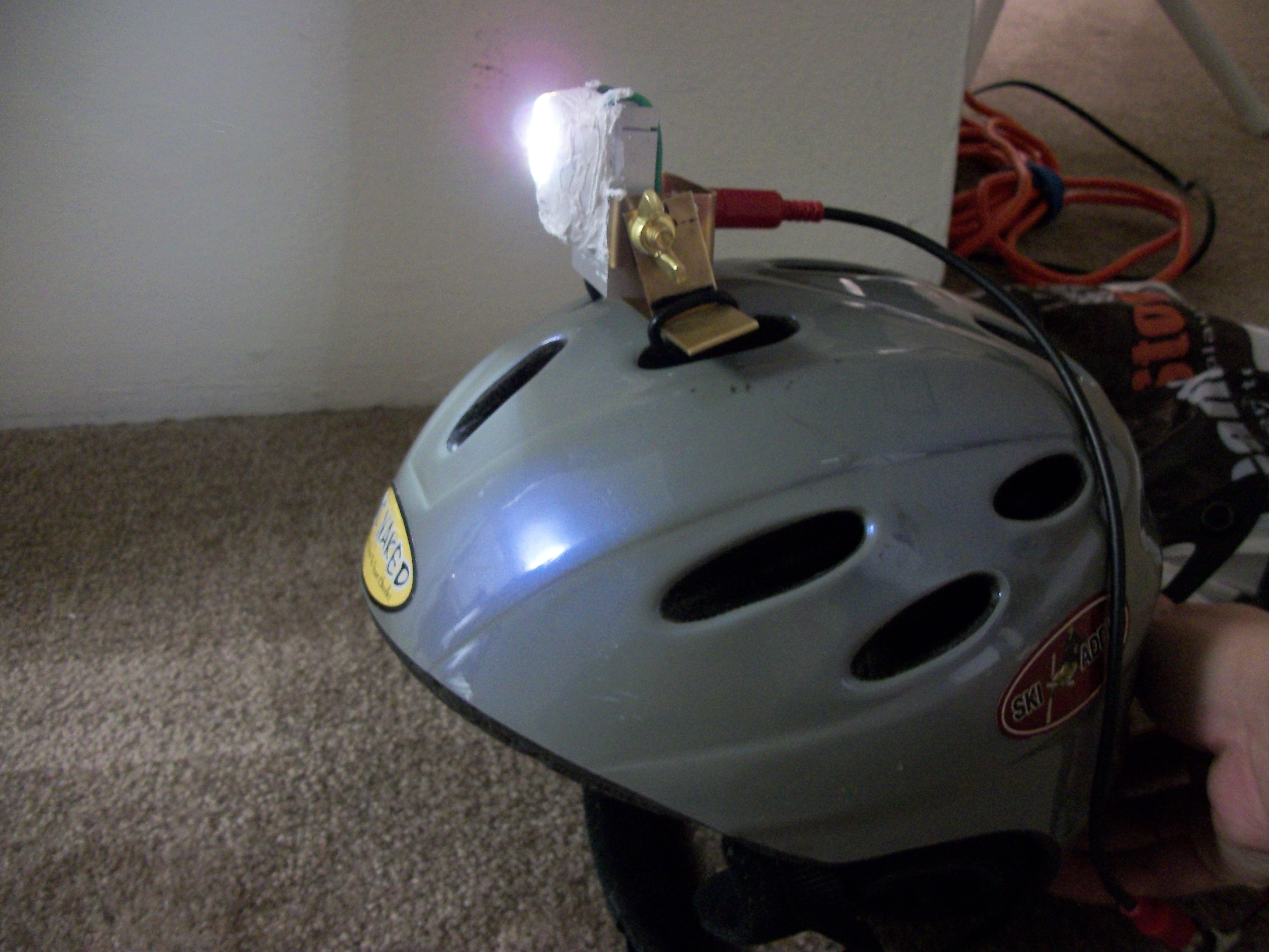 Lightweight Headlamp From Cheap, Readily Available Parts