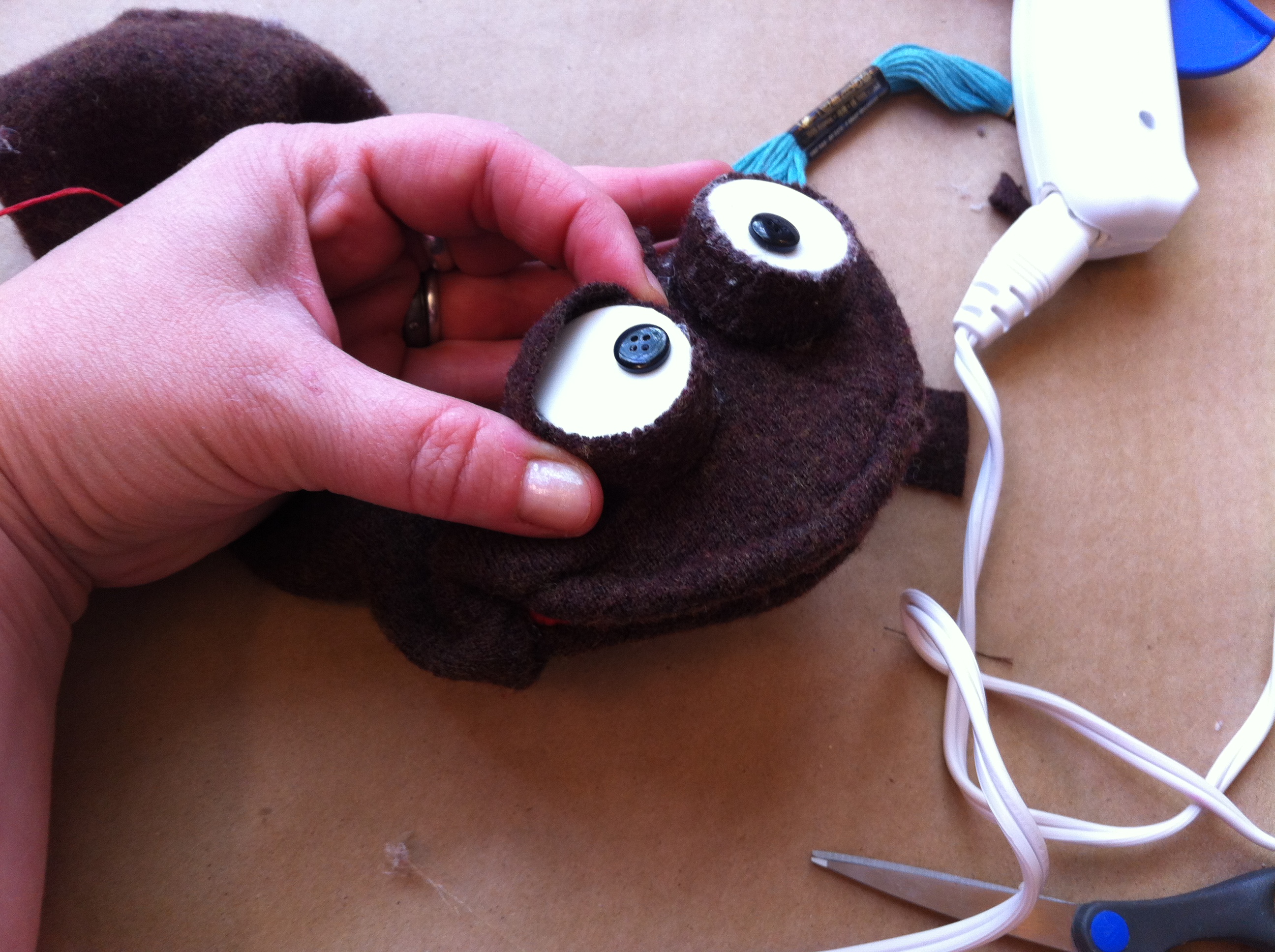 Simple Sweater Puppet 6 Steps Instructables