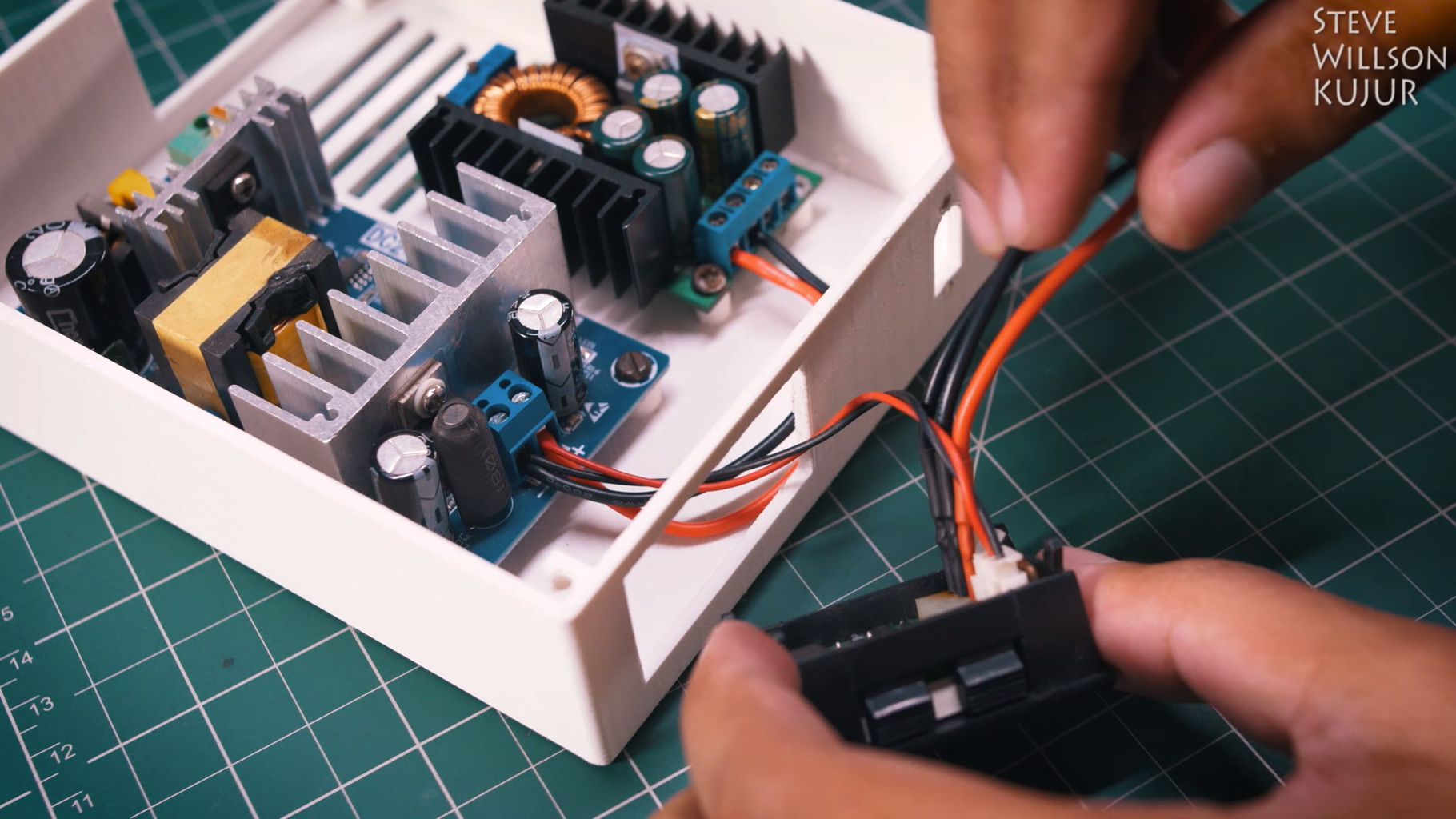 DIY Lithium Battery Charger : 15 Steps Circuit Diagram