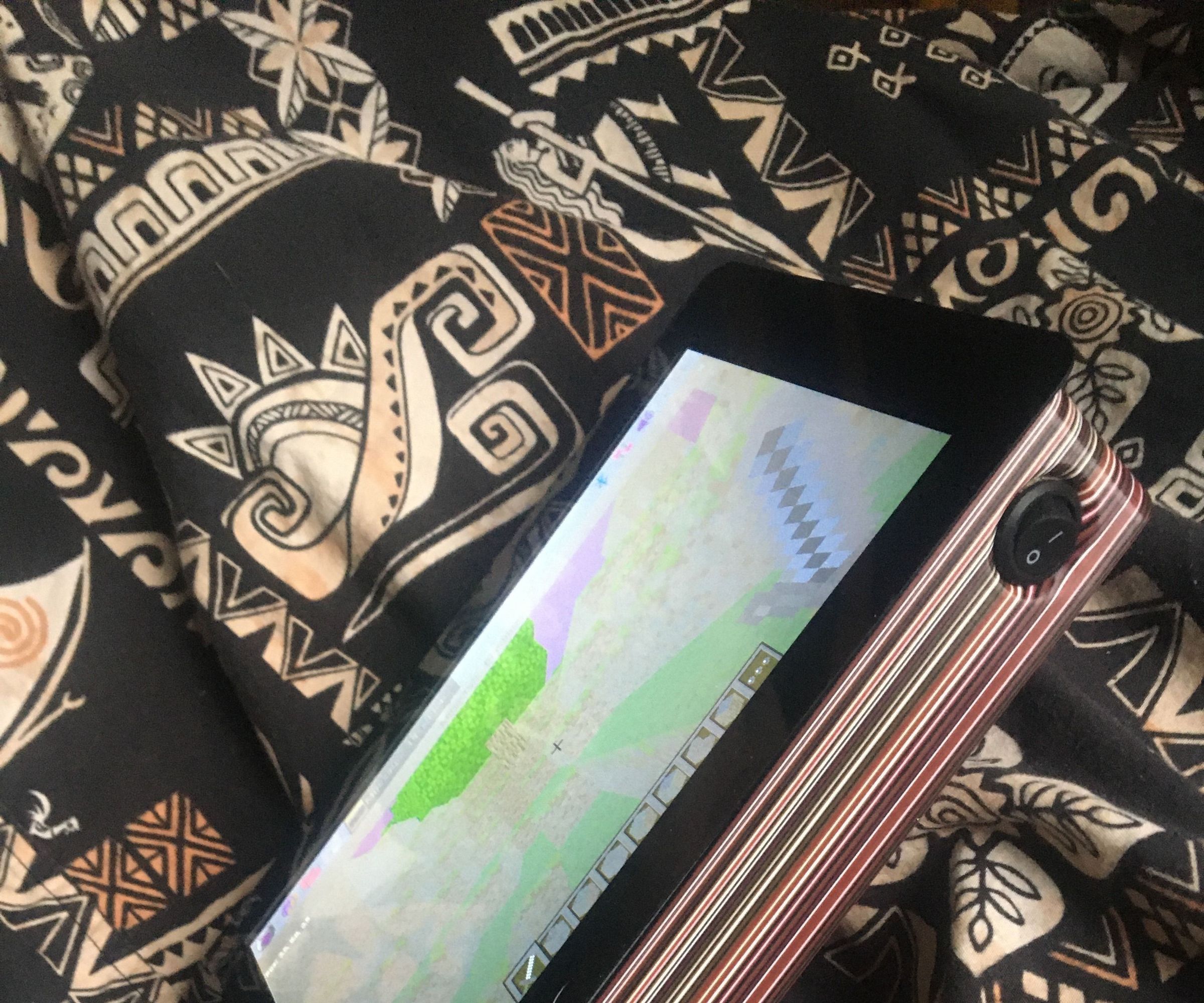 Raspberry Pi 7" Touchscreen Tablet