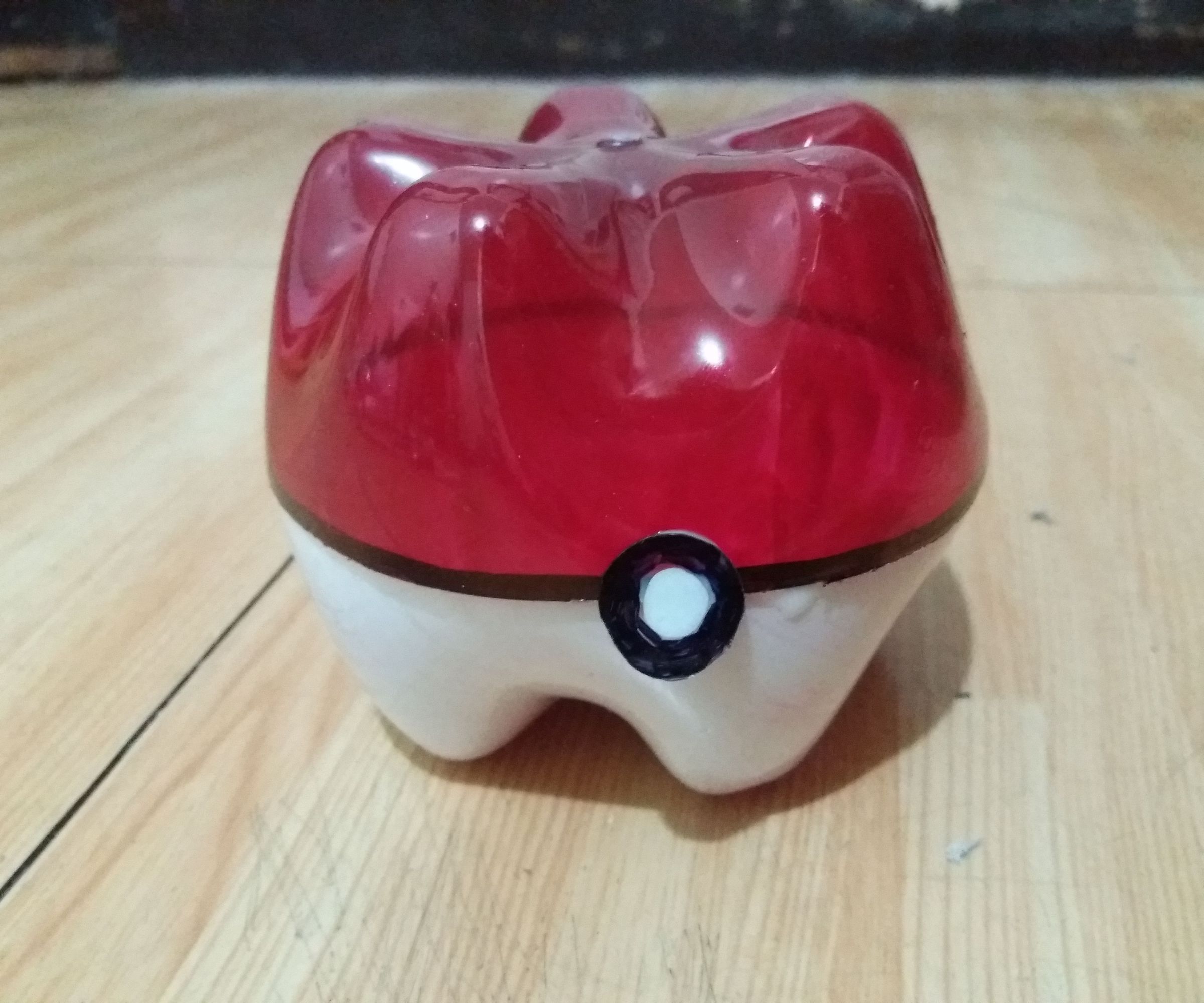 Squiggly Pokeball