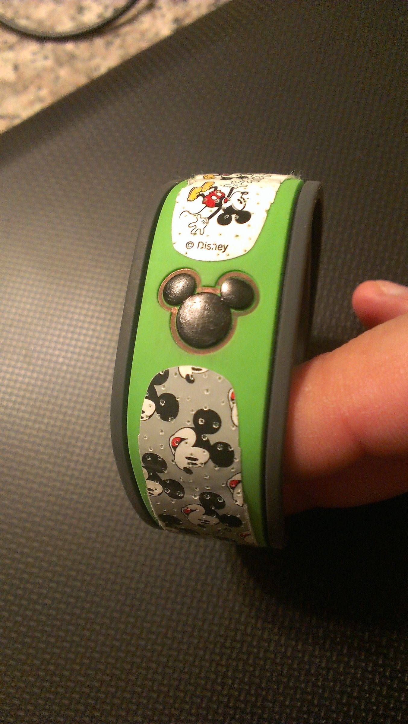 Customize Your Disney Magic Band Park Pass