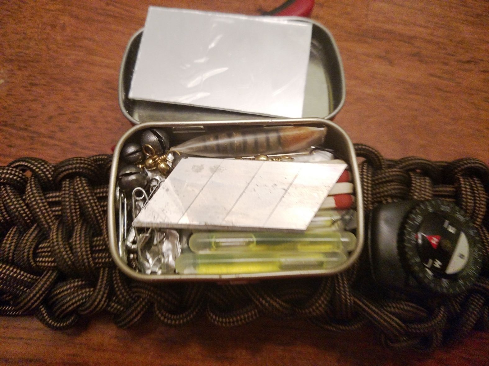 Ultimate Paracord Bracelet Survival Kit 7 Steps (with Pictures