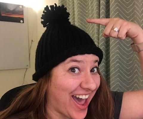 Knitting a Beanie on a Loom, Super Easy!