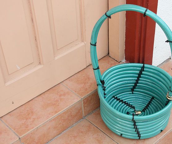 How to Make a Basket From a Garden Hose