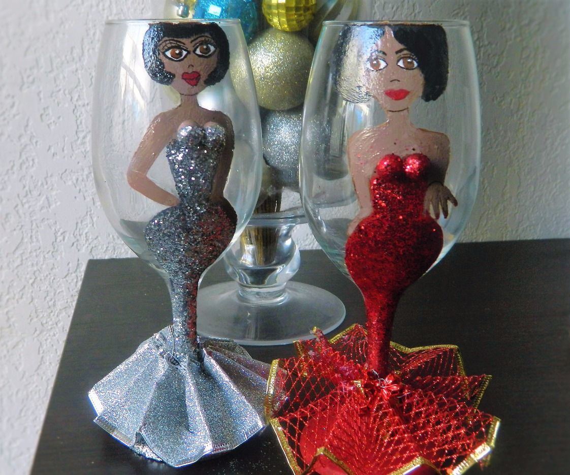DIY Christmas Holiday Wine Glasses