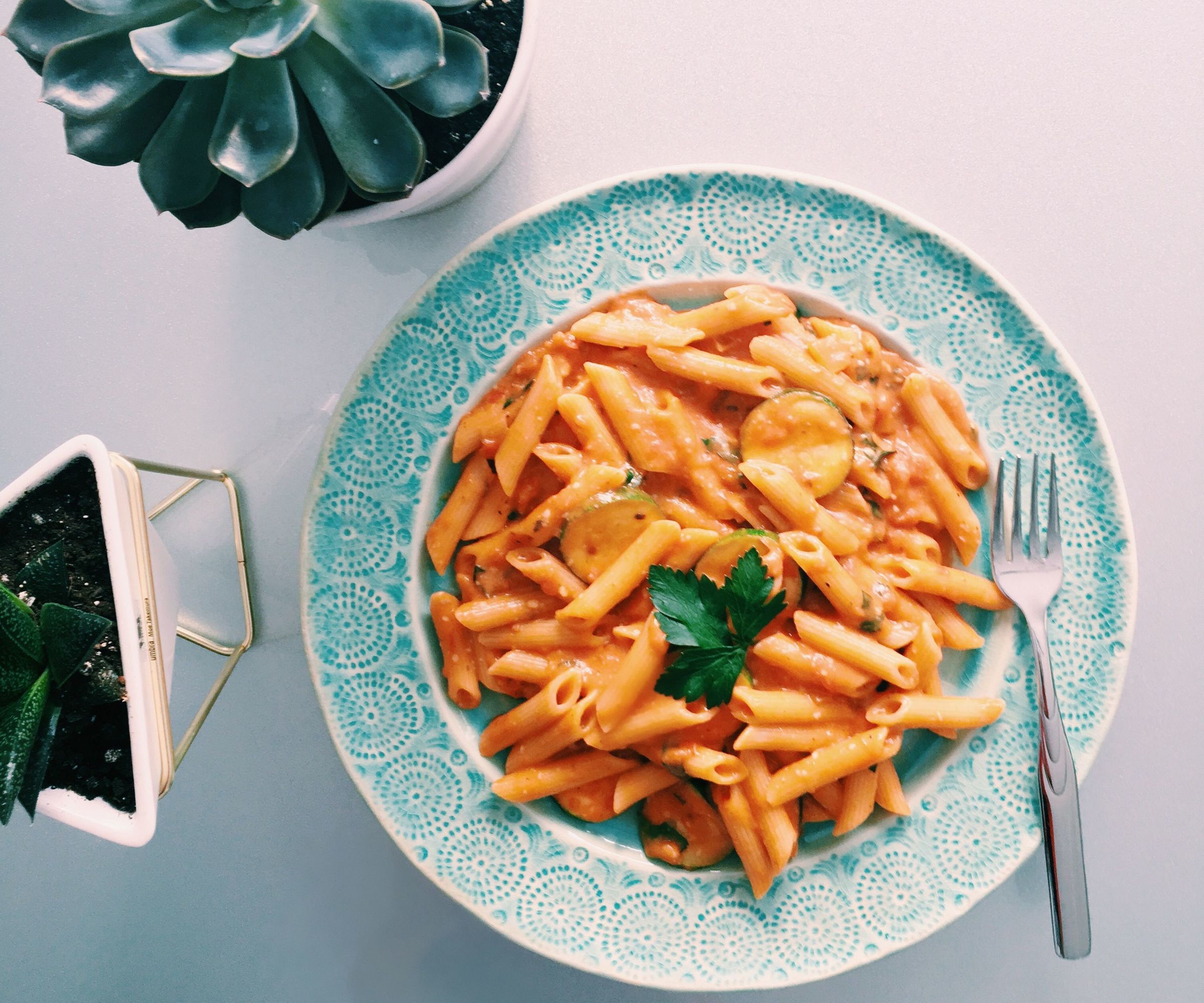 RECIPE | CREAMY TOMATO ZUCCHINI PENNE