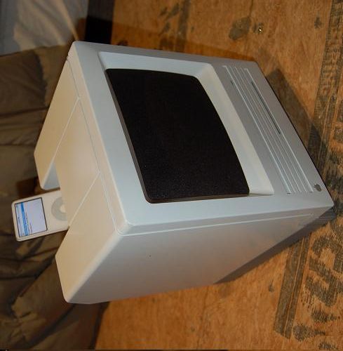 Macintosh SE IPod Stereo