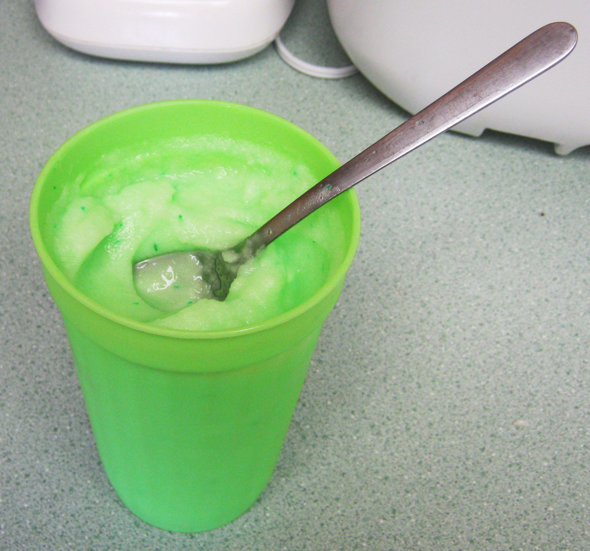 Fruizzle - the Blender Free Smoothie